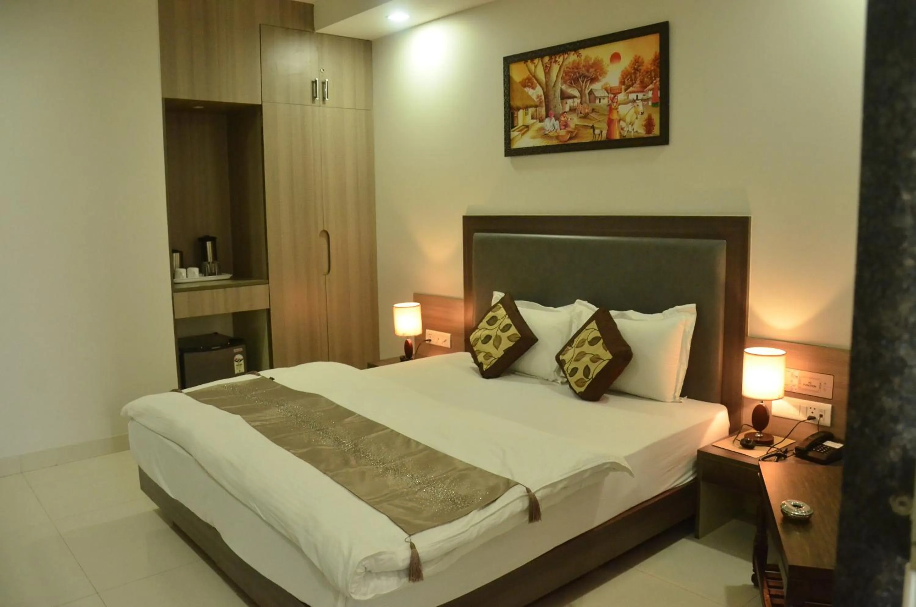Bedroom, Bed in Hotel Sopan Heights