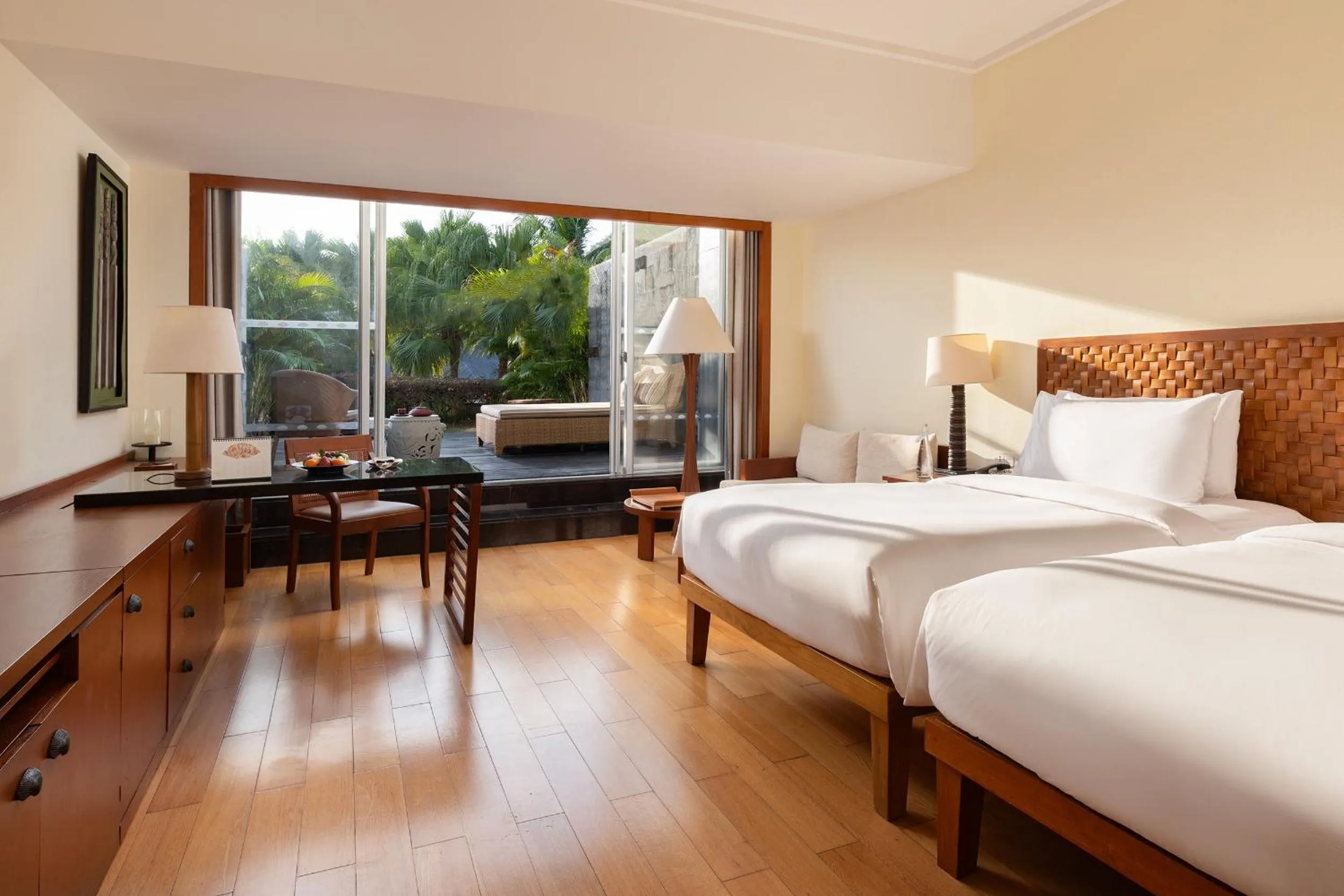 Photo of the whole room, Bed in Mandarin Oriental, Sanya