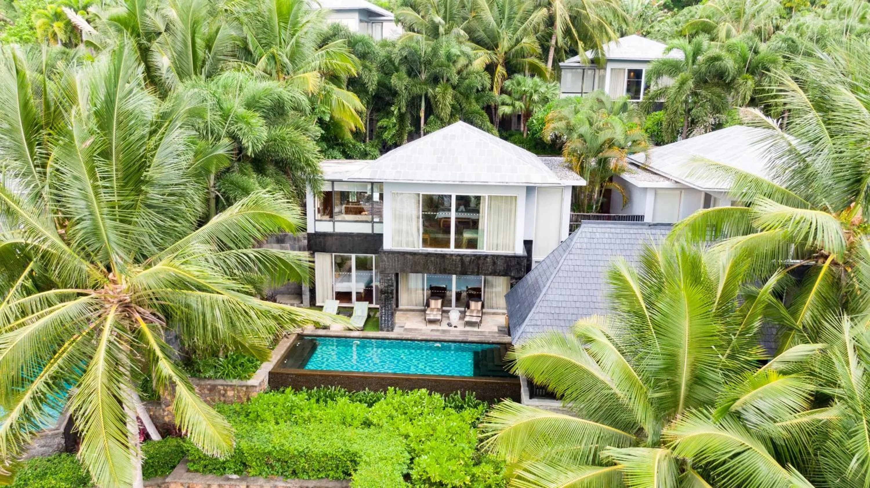 Property building in Mandarin Oriental, Sanya