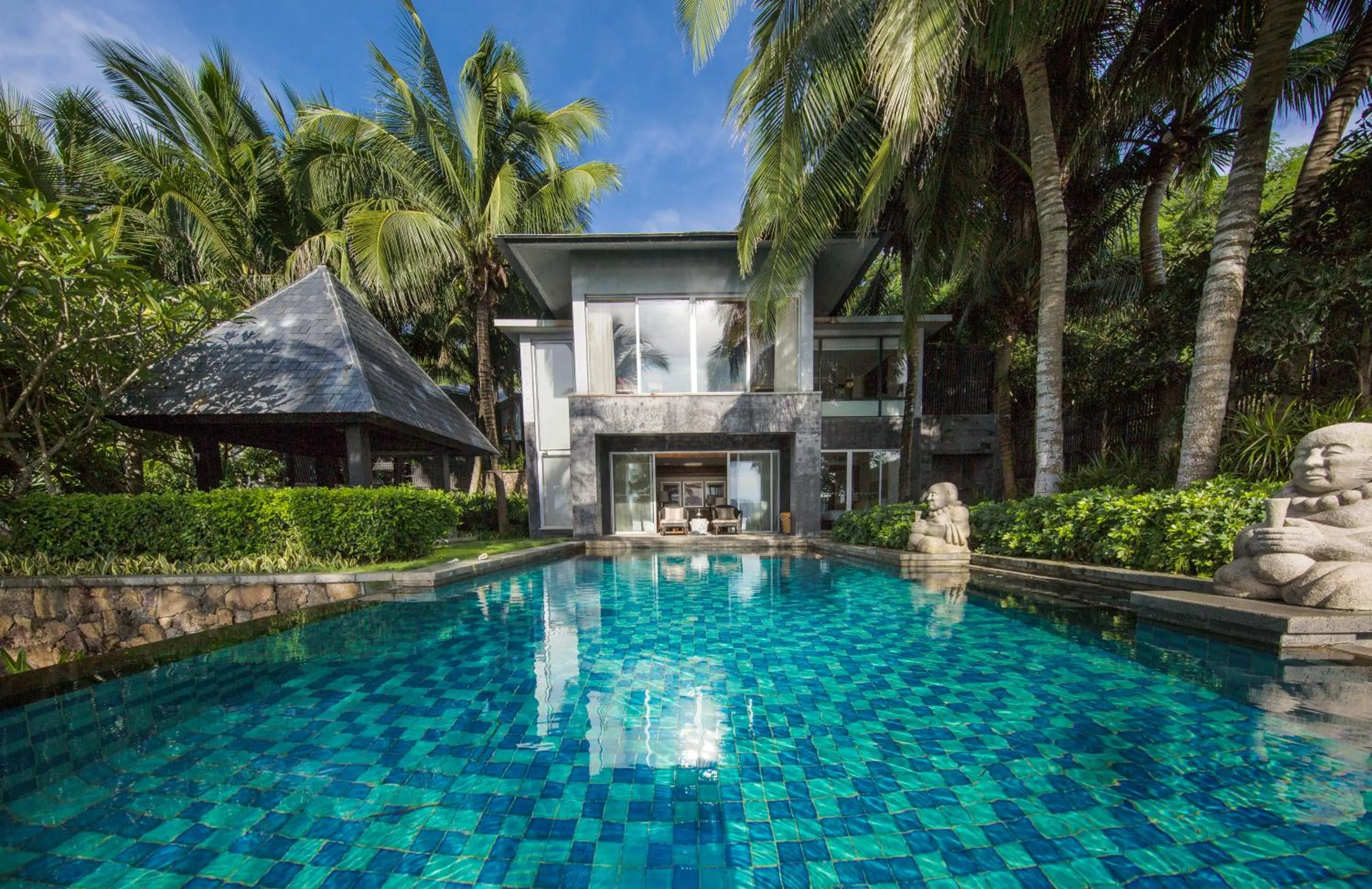 Property building in Mandarin Oriental, Sanya