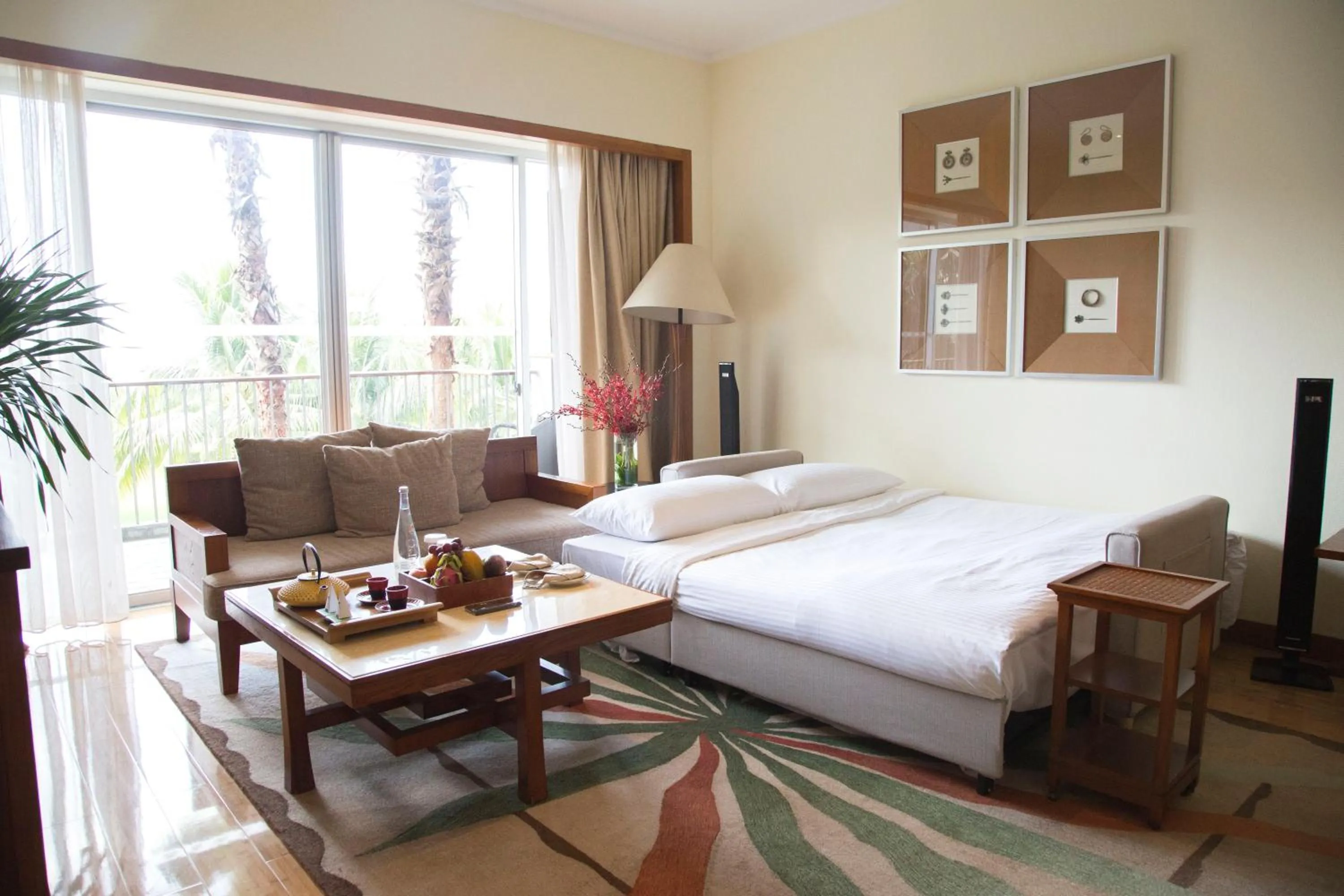 Photo of the whole room, Bed in Mandarin Oriental, Sanya