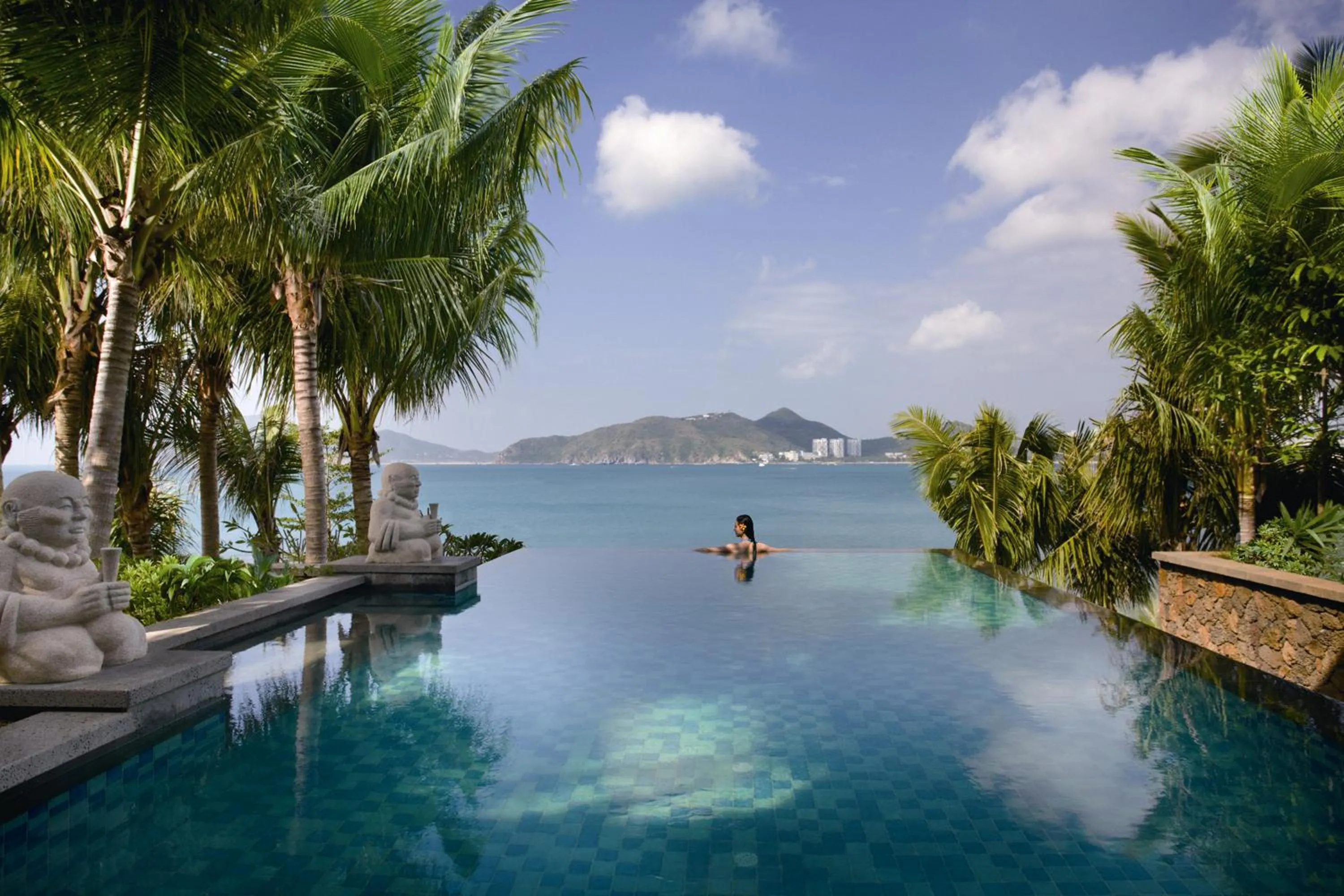 Swimming pool in Mandarin Oriental, Sanya