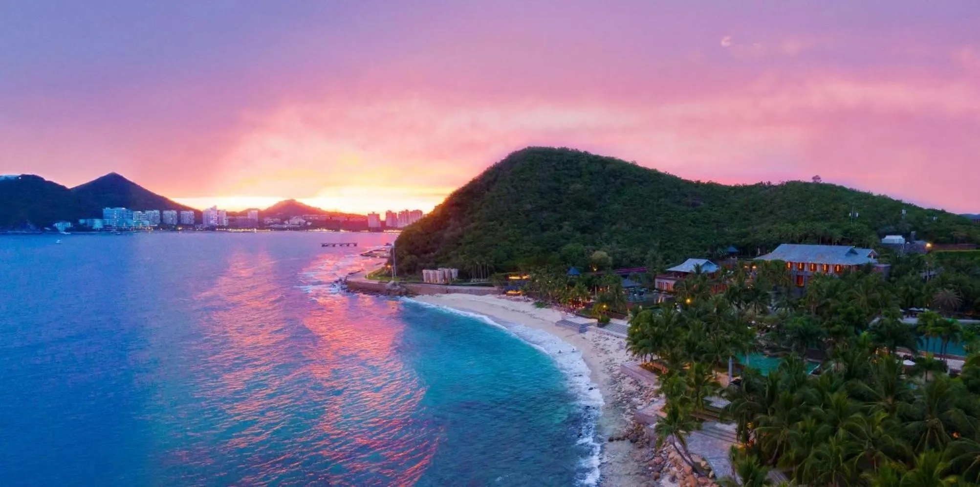 Property building in Mandarin Oriental, Sanya