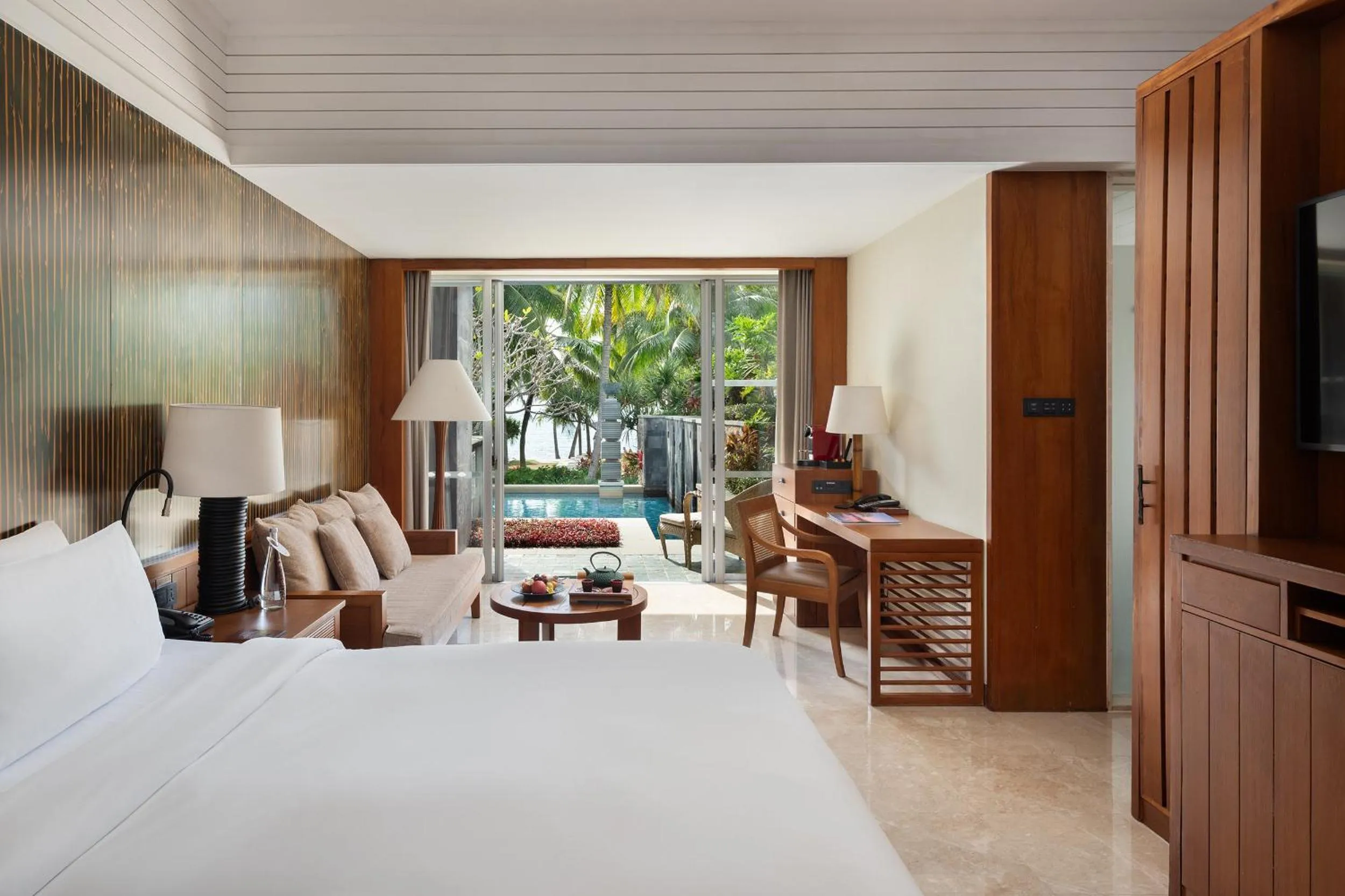 Photo of the whole room, Bed in Mandarin Oriental, Sanya