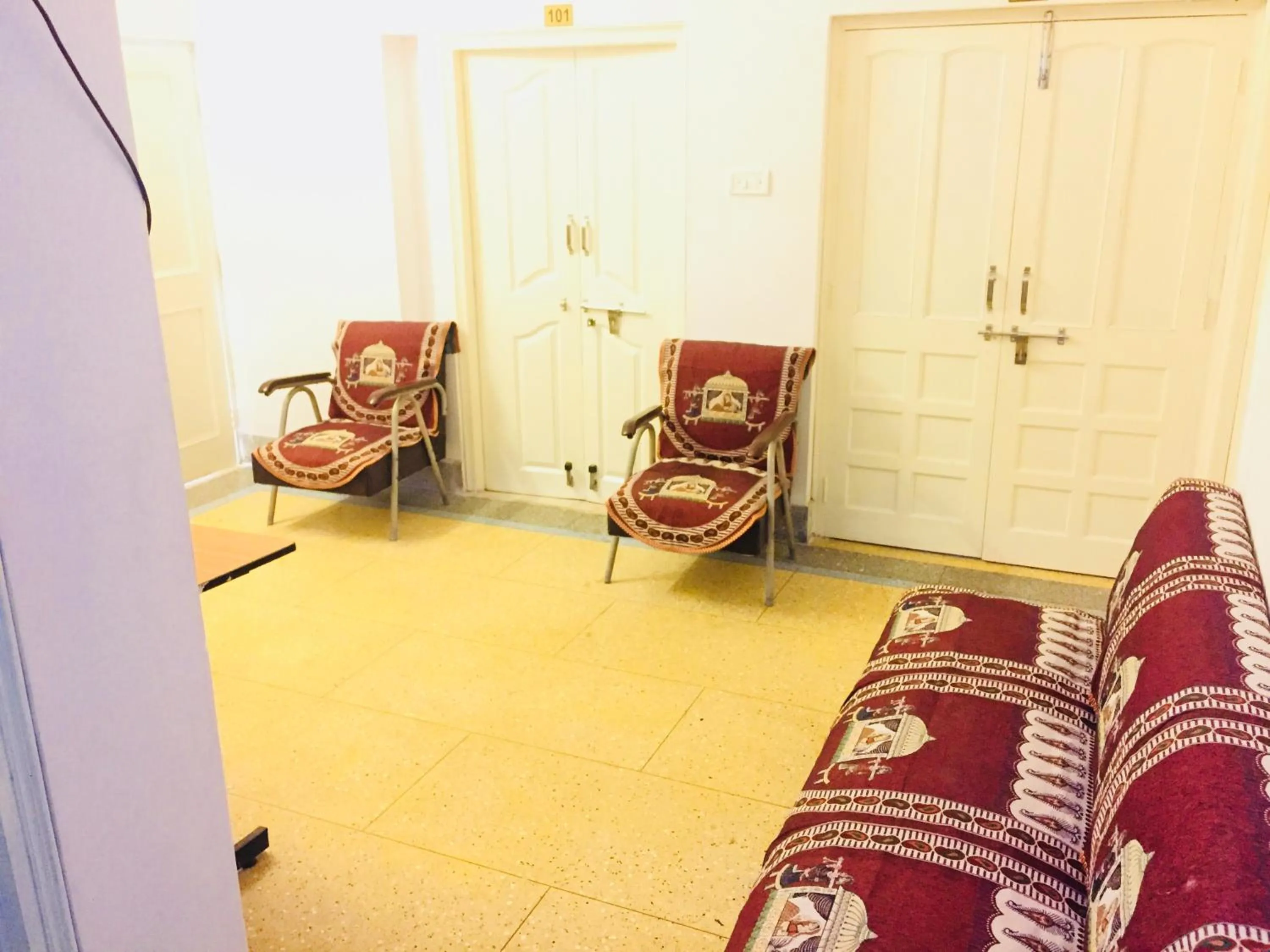 Living room, Bed in Maa Ji House on Lake Pichola