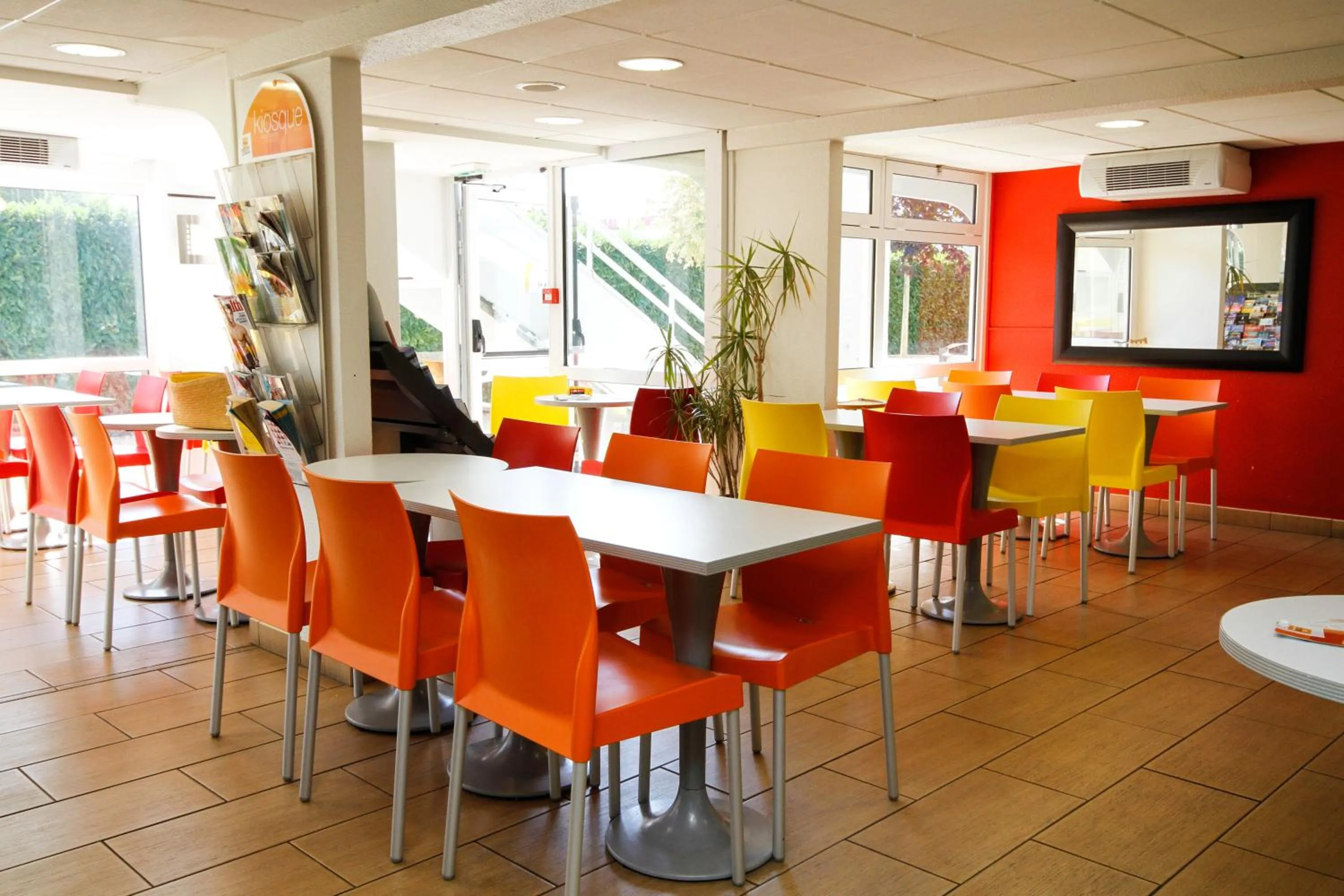 Restaurant/places to eat in Premiere Classe Tours Sud - Chambray Lès Tours