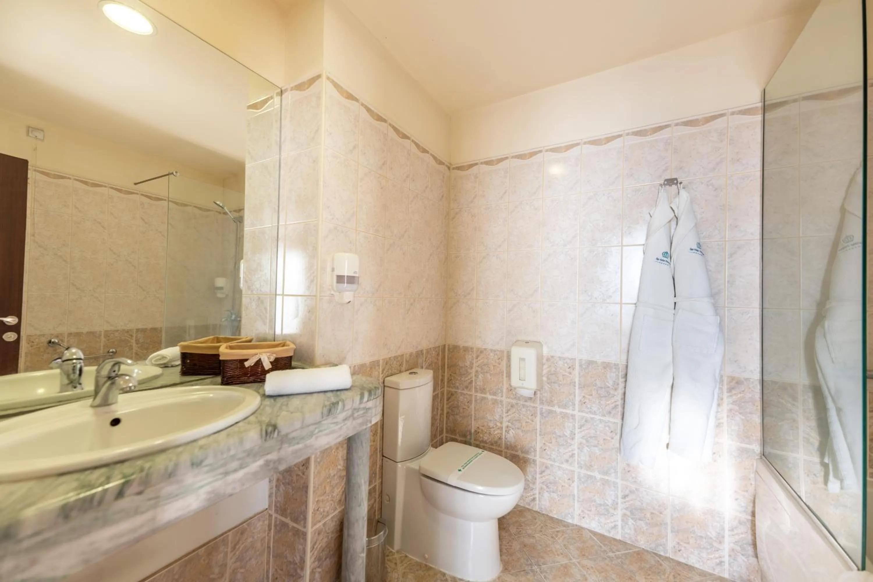 Shower in Spa Hotel Dvoretsa