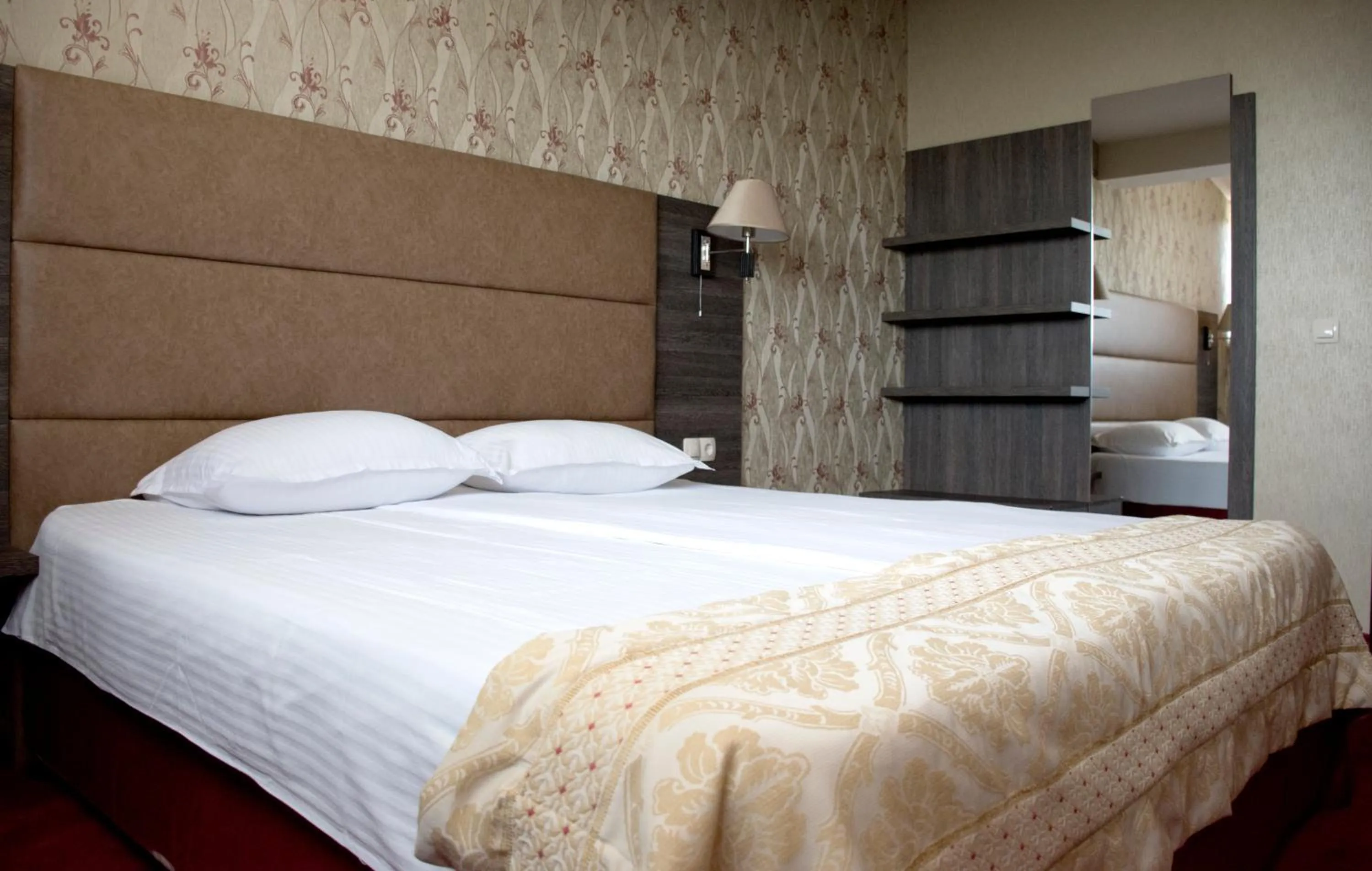 Bed in Spa Hotel Dvoretsa