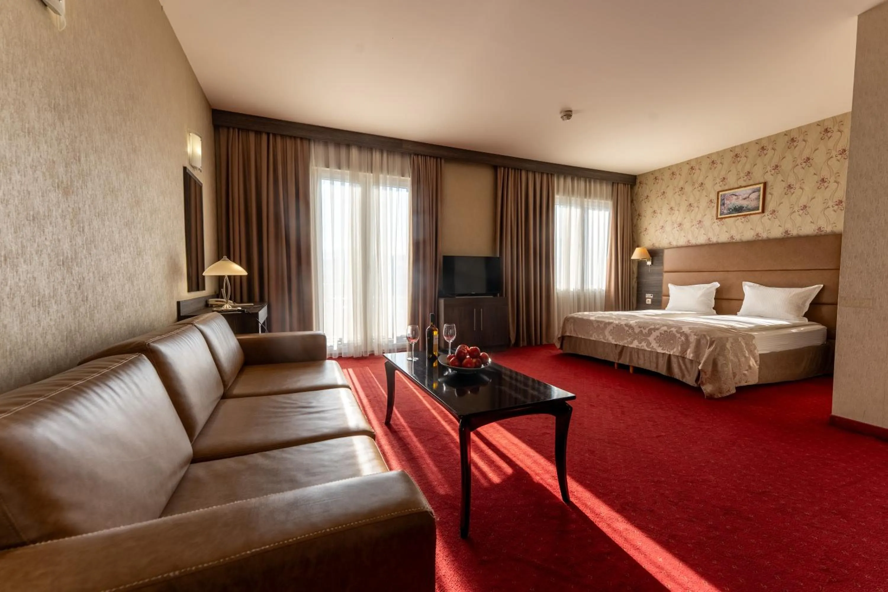 Property building, Bed in Spa Hotel Dvoretsa