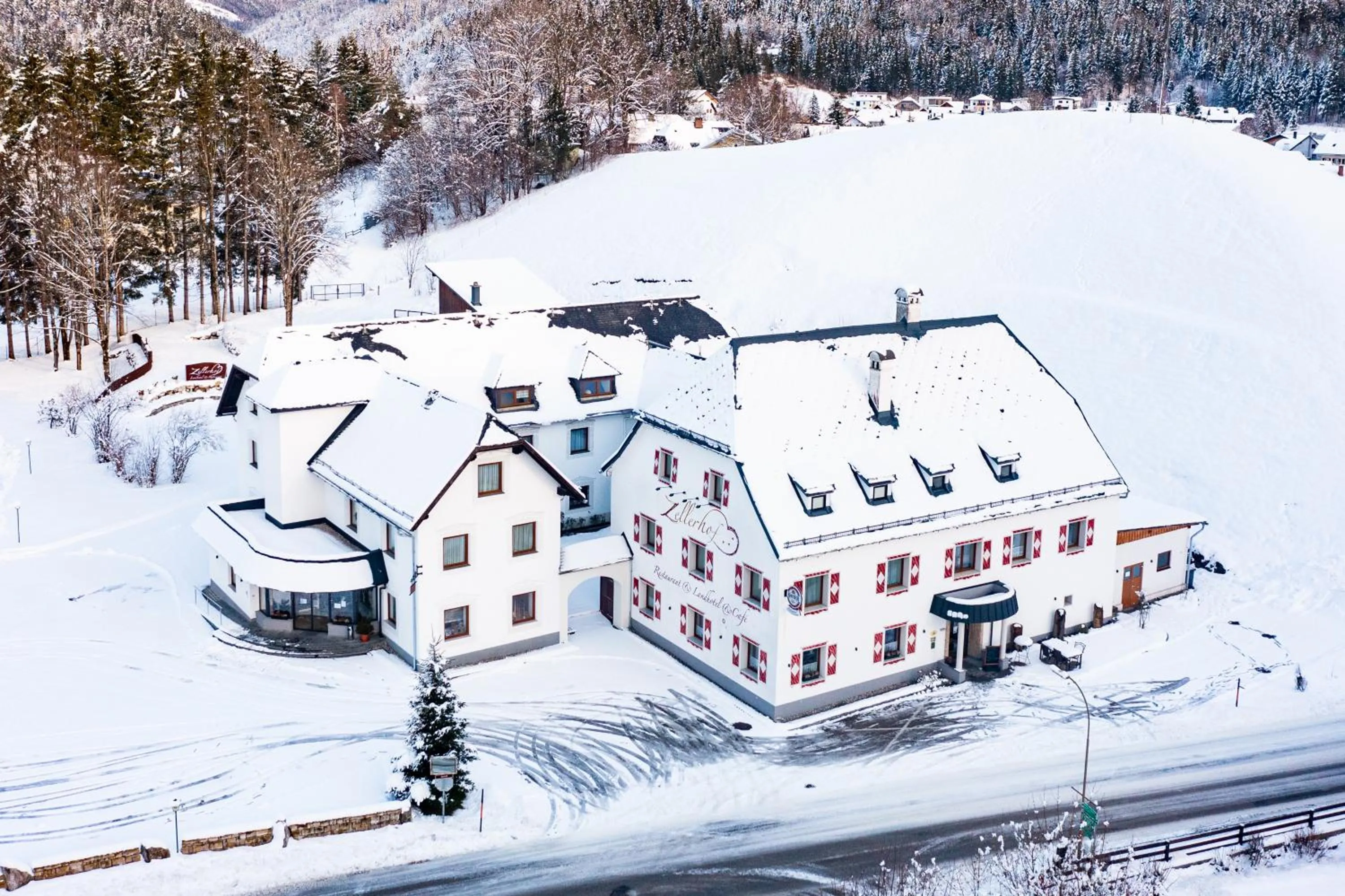 Property building in Landhotel Zellerhof