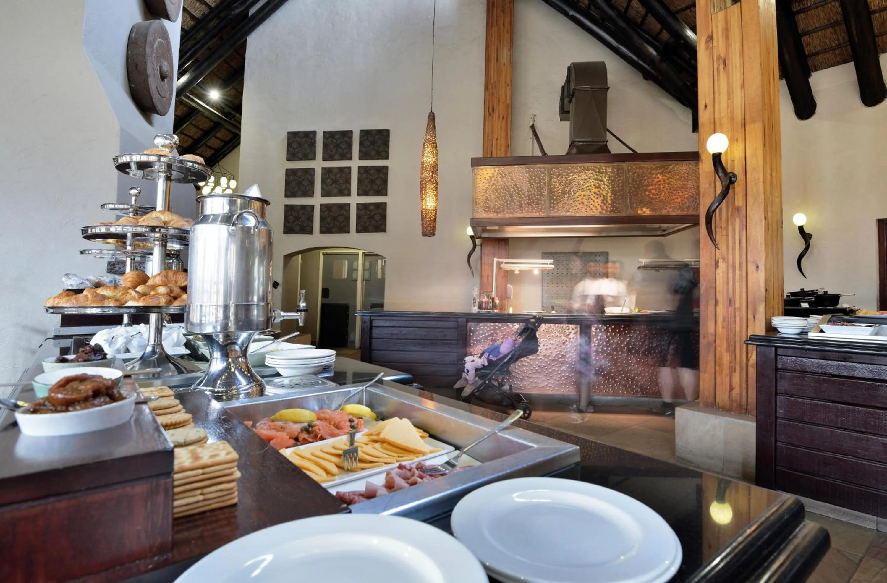 Restaurant/places to eat in Kwa Maritane Lodge