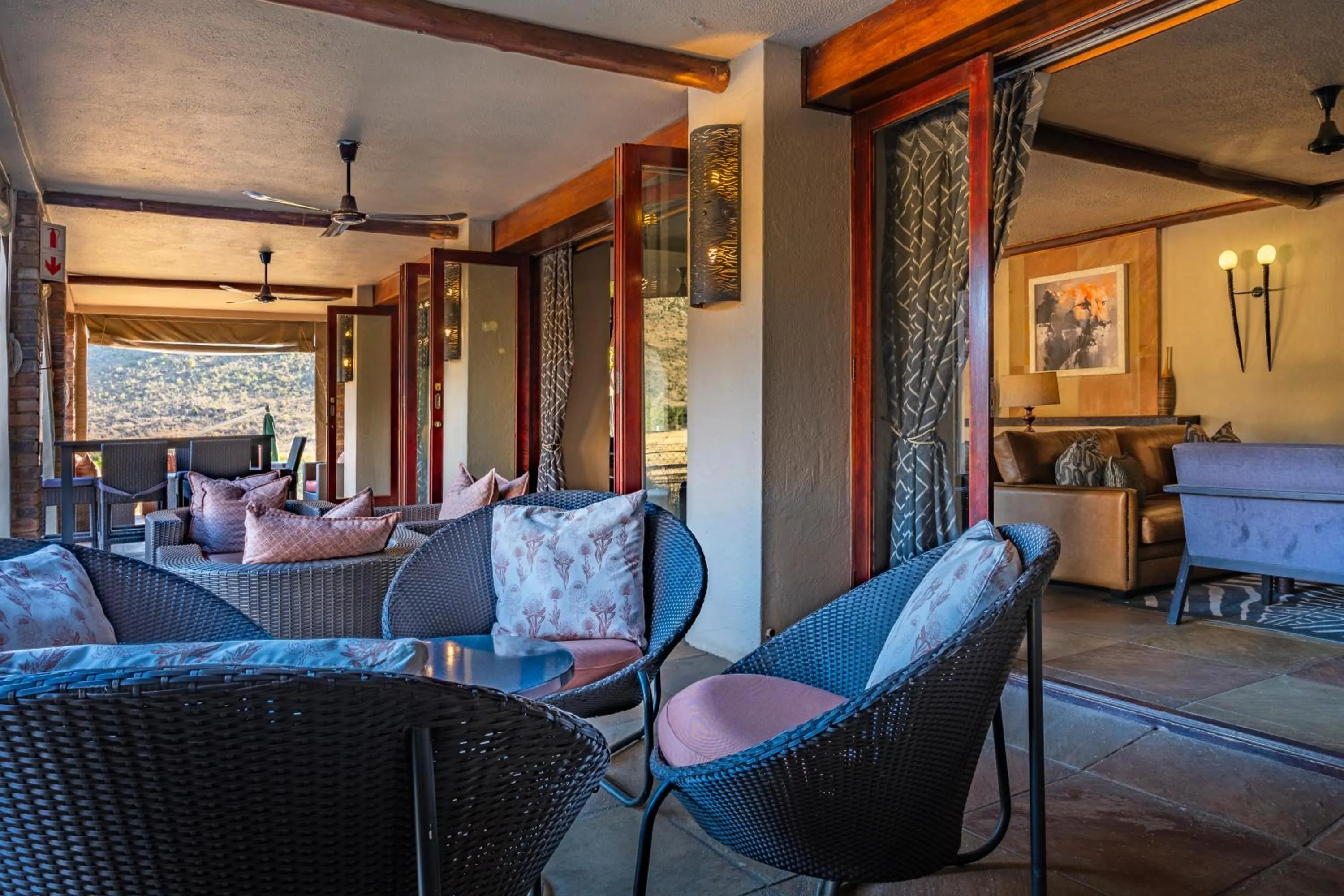 Lounge or bar in Kwa Maritane Lodge