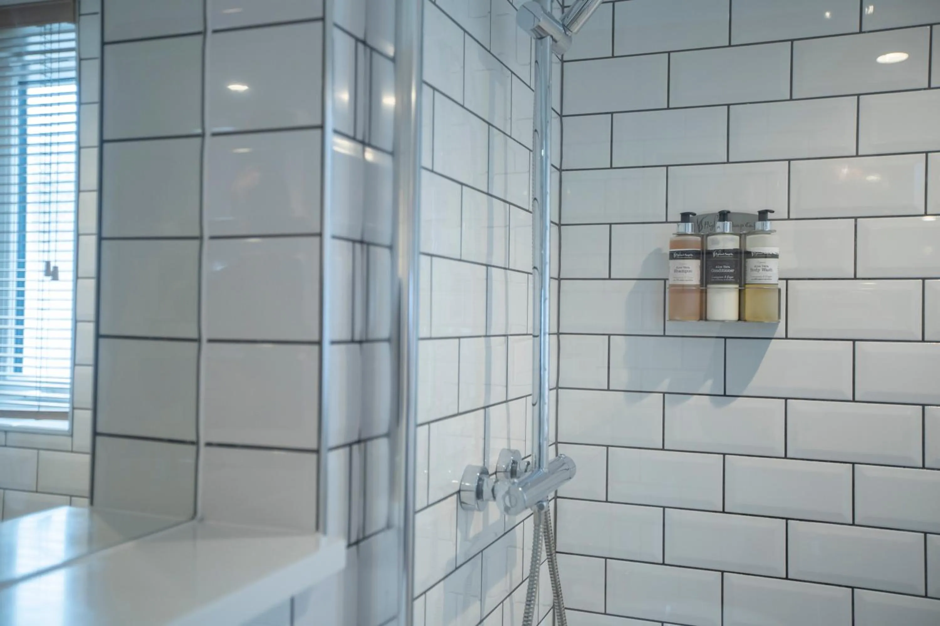 Bathroom in McKays Hotel