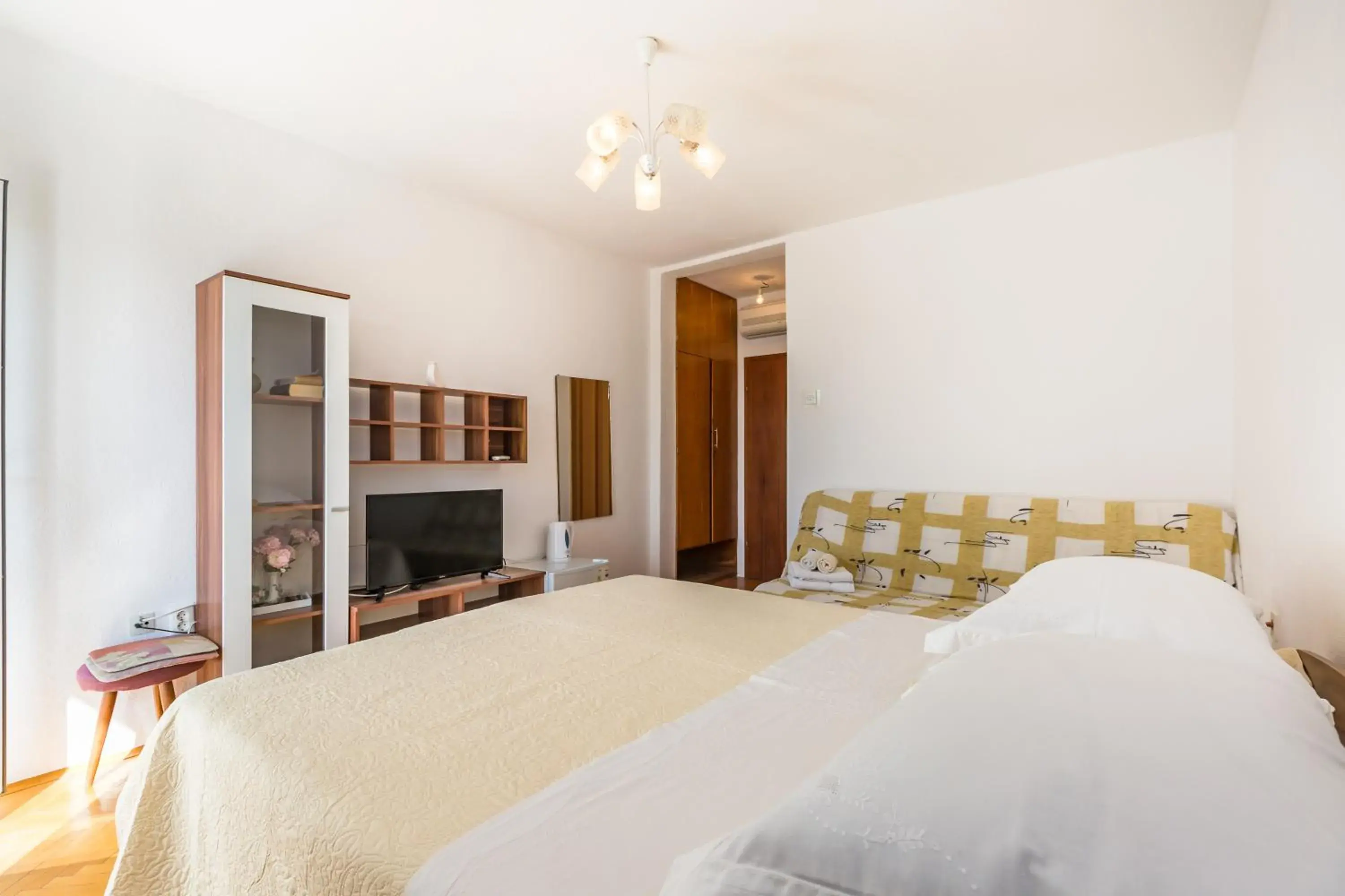 Superior Double Room with Partial Sea View in Villa Roko Superior Double Room with Partial Sea View in Villa Roko