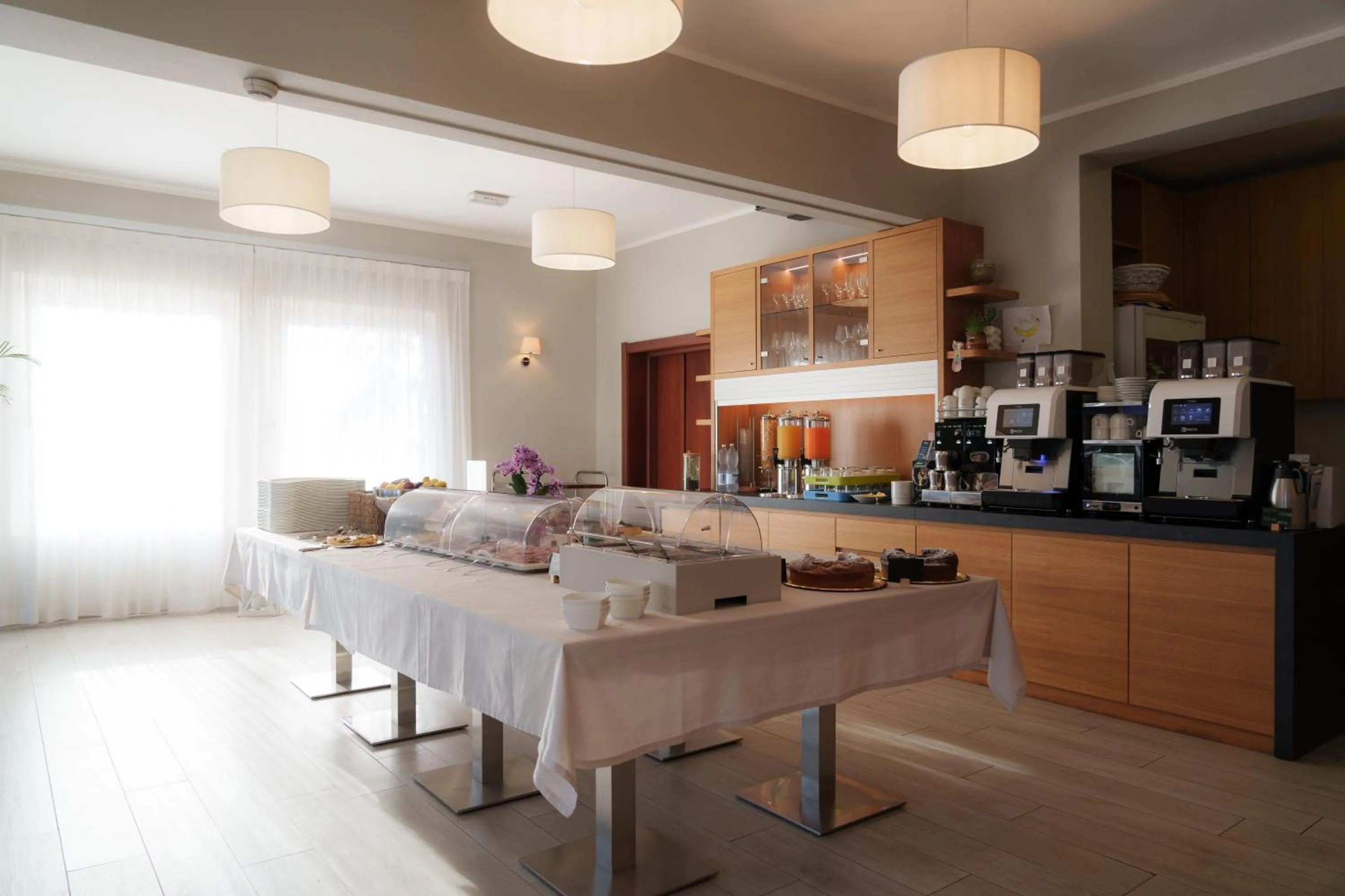 Continental breakfast in Hotel Dino