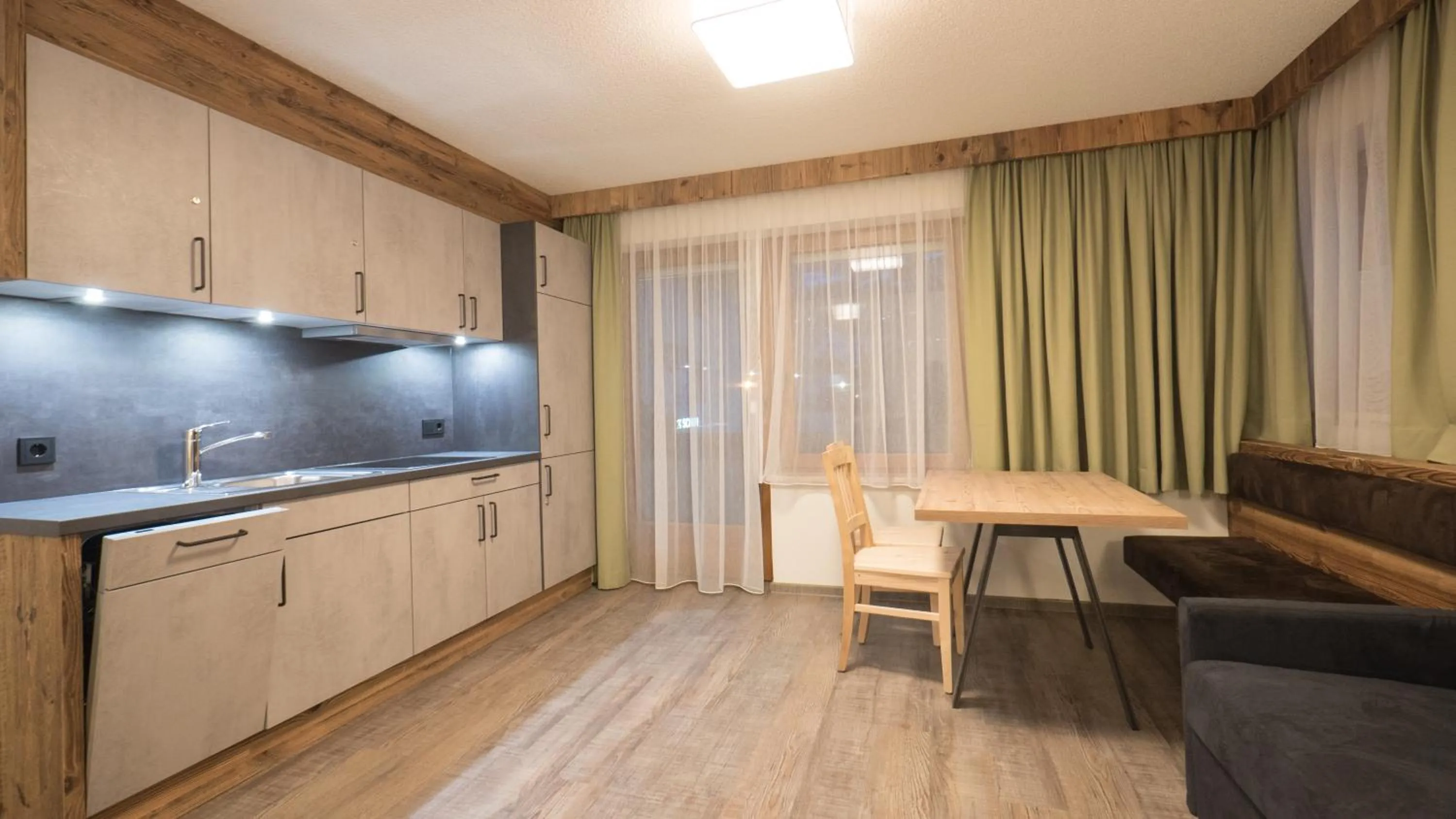 Coffee/tea facilities in Hotel & Apart Central