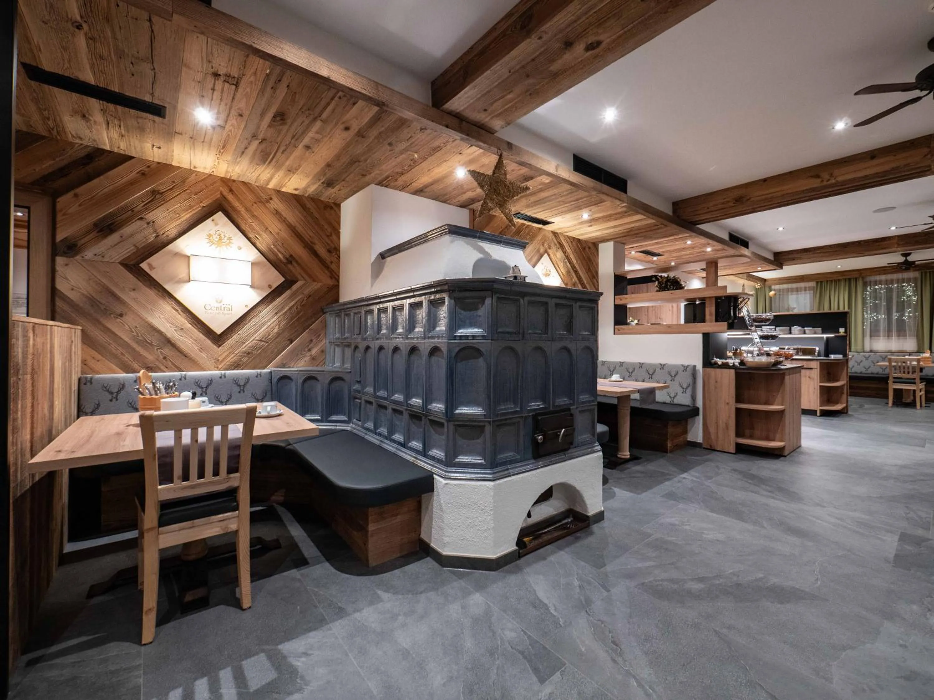 Restaurant/places to eat in Hotel & Apart Central