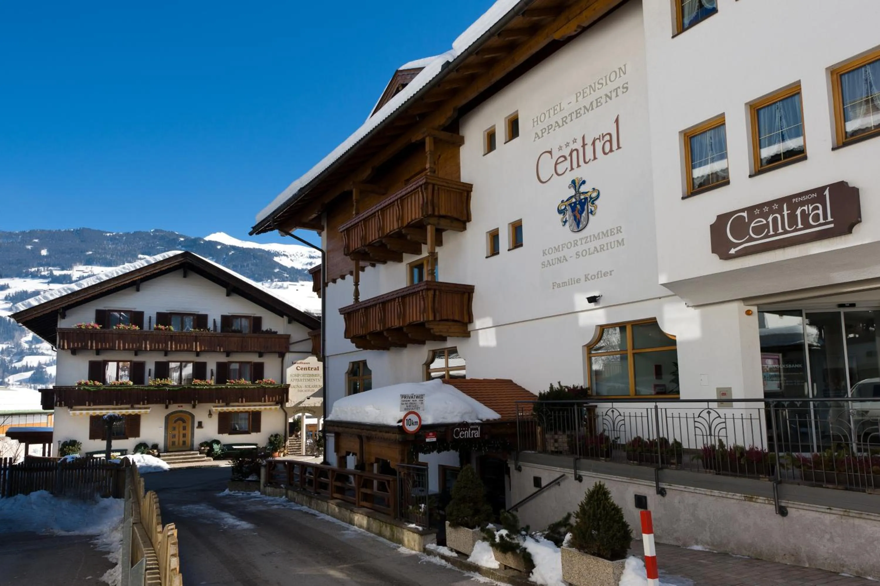 Facade/entrance in Hotel & Apart Central