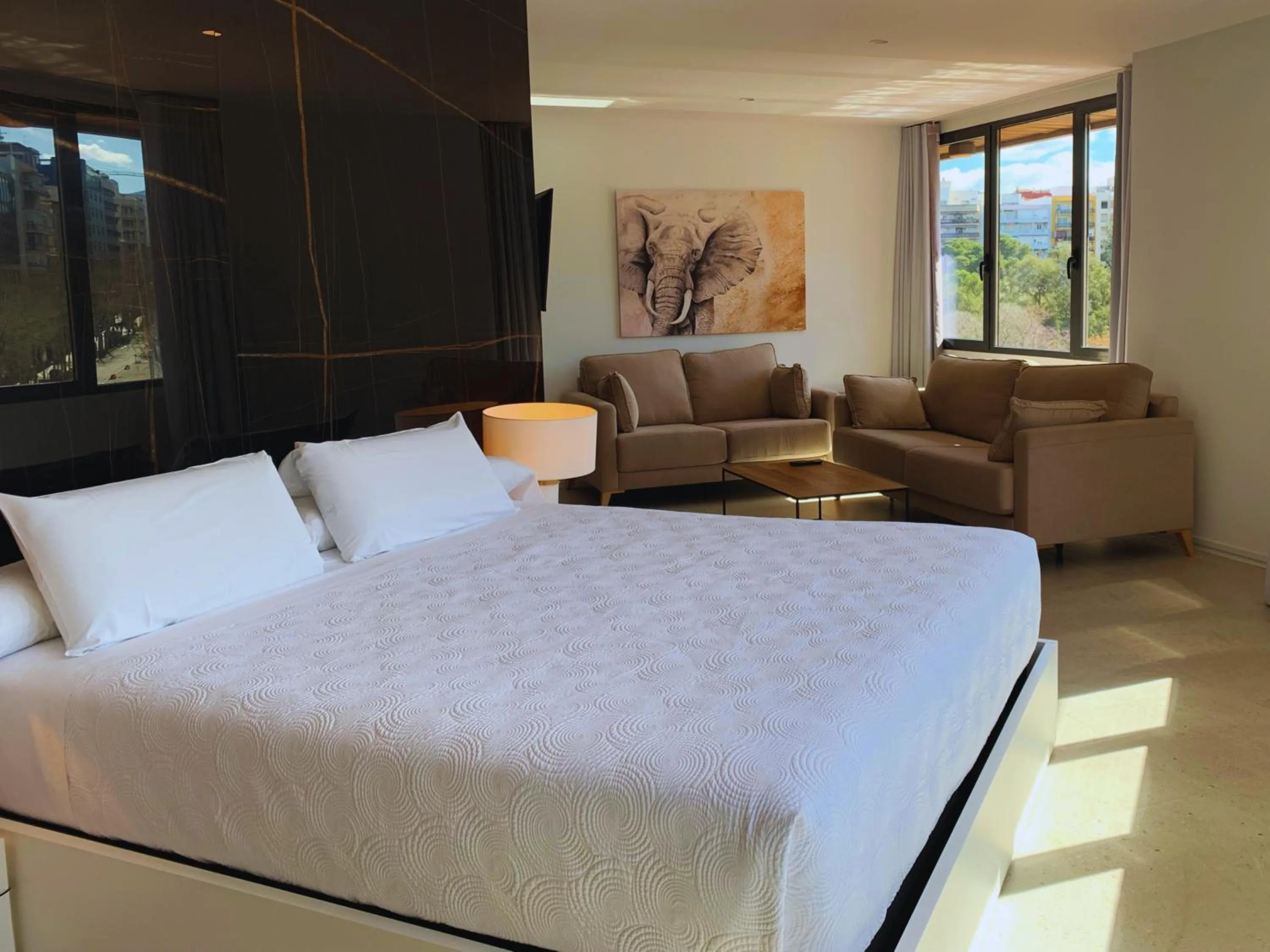 Bedroom, Bed in Hotel Condestable Iranzo