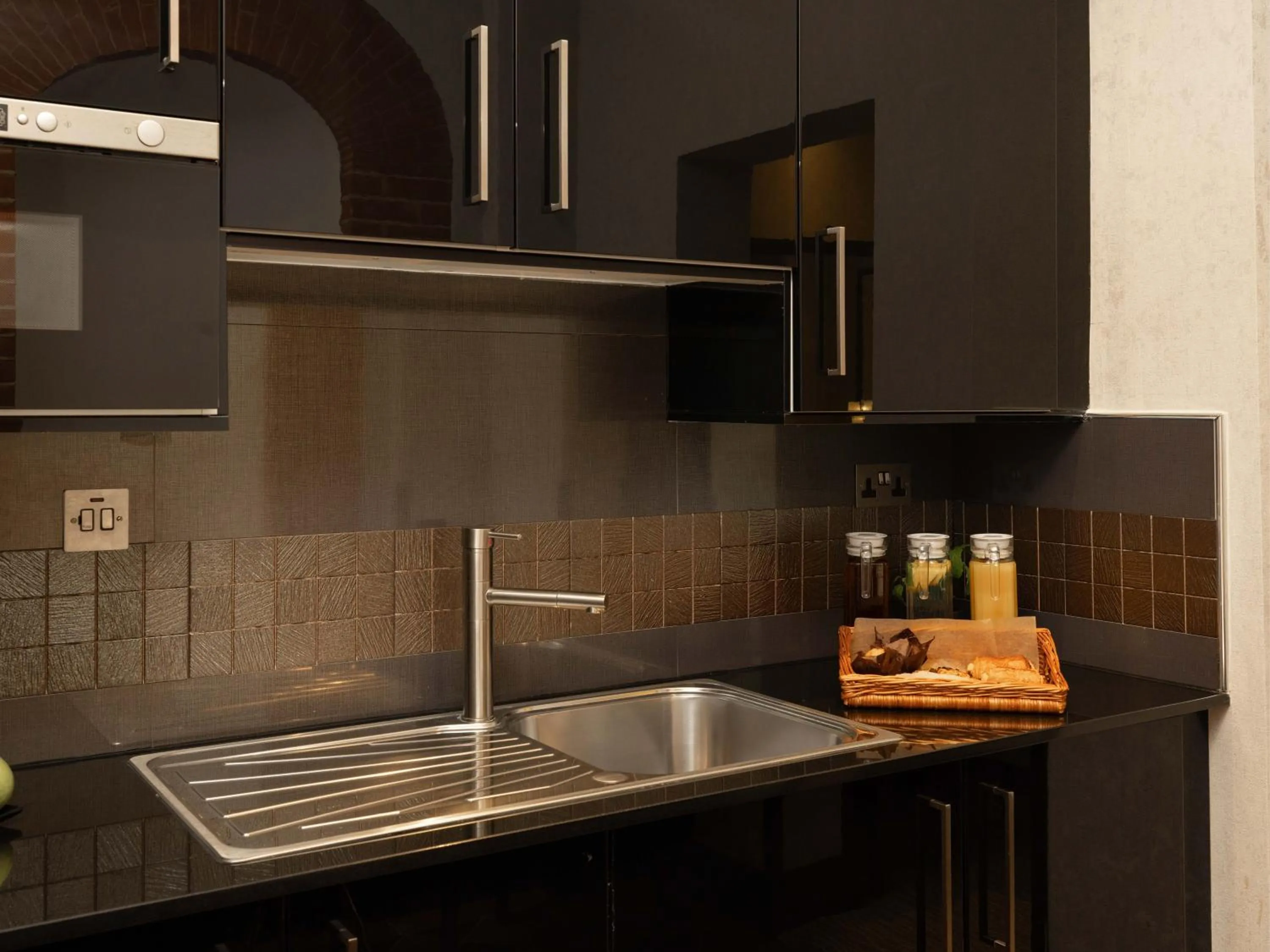 Kitchen or kitchenette in The Barbican Rooms