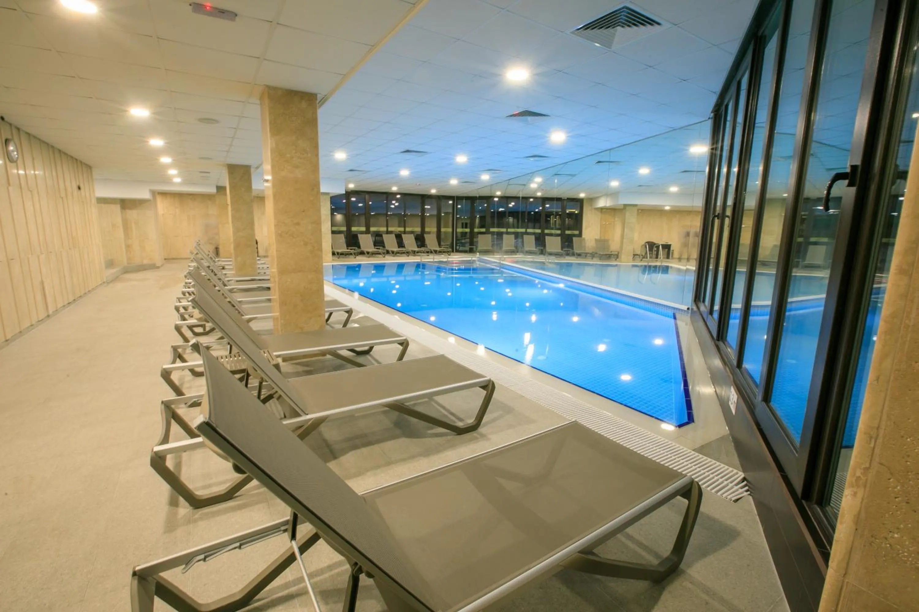 Swimming pool in Perun Hotel Sandanski