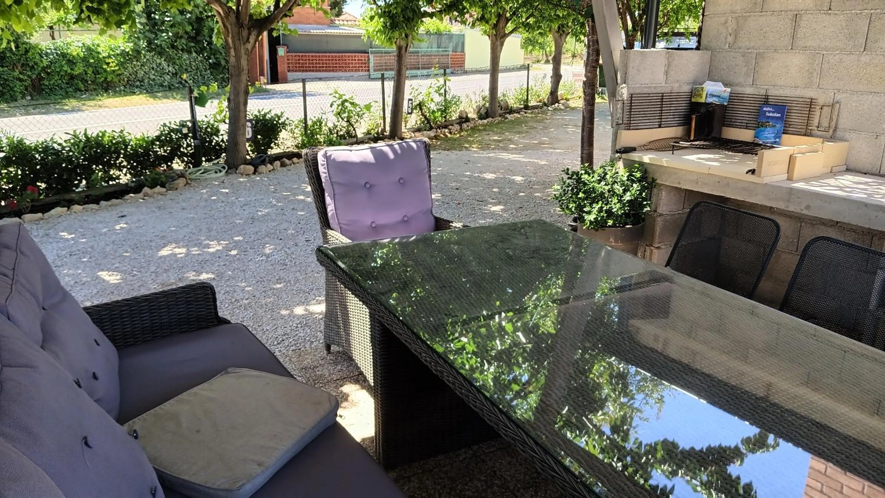 Two-Bedroom Apartment with Sea View in Apartments San
