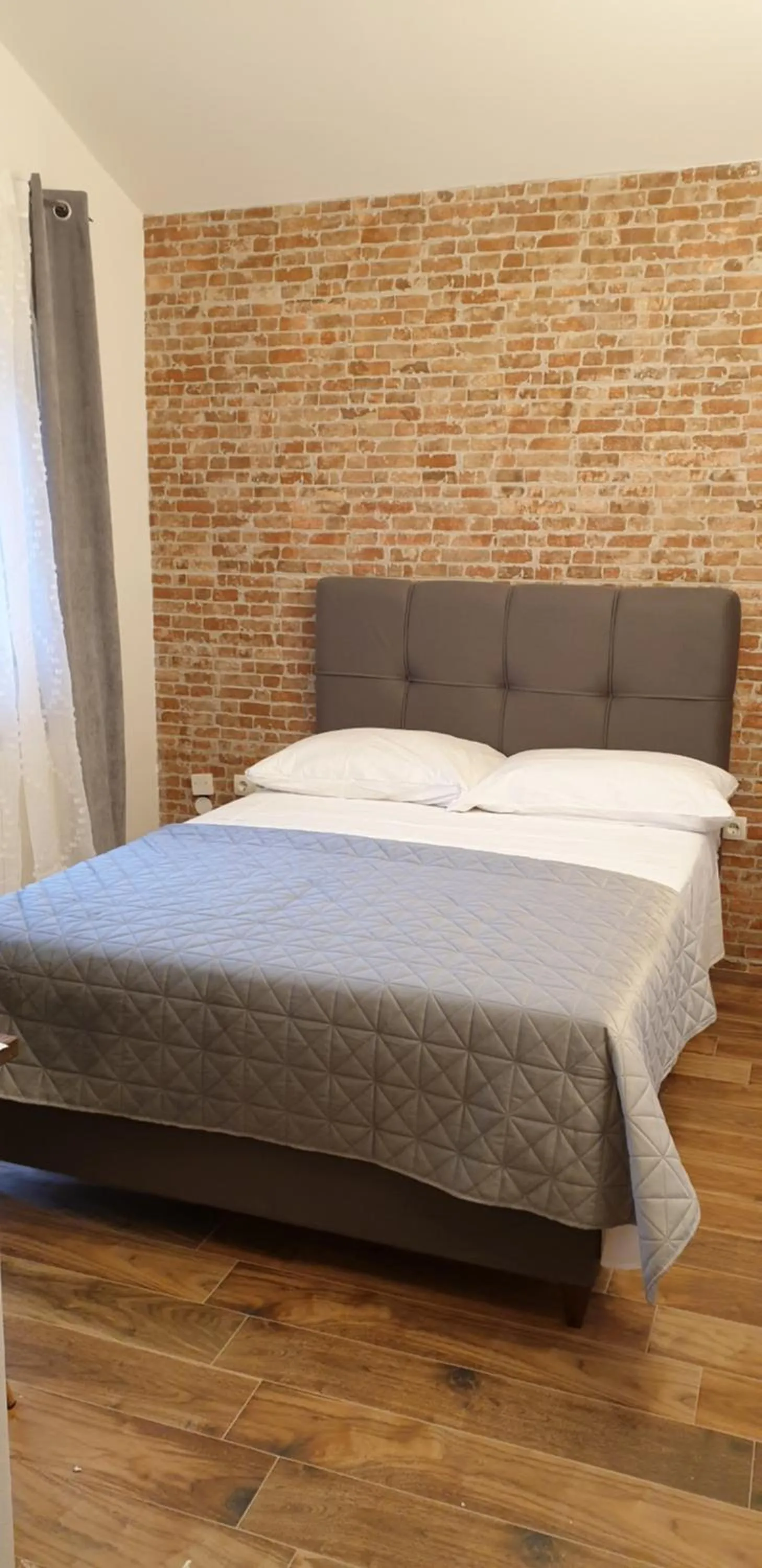 Studio Apartment with Sea View in Apartments San
