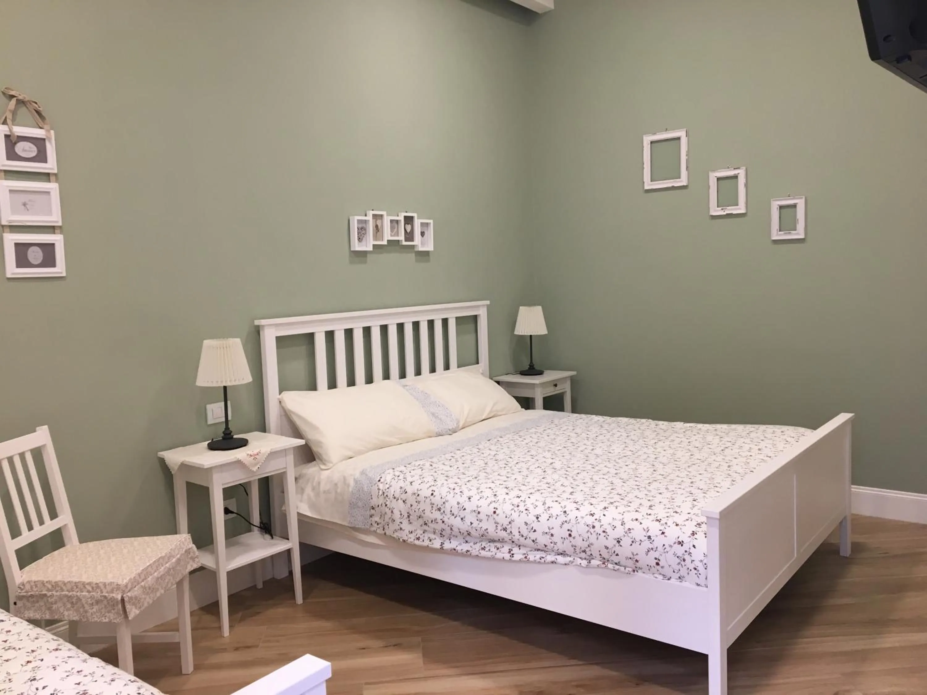 B&B Garibaldi Station