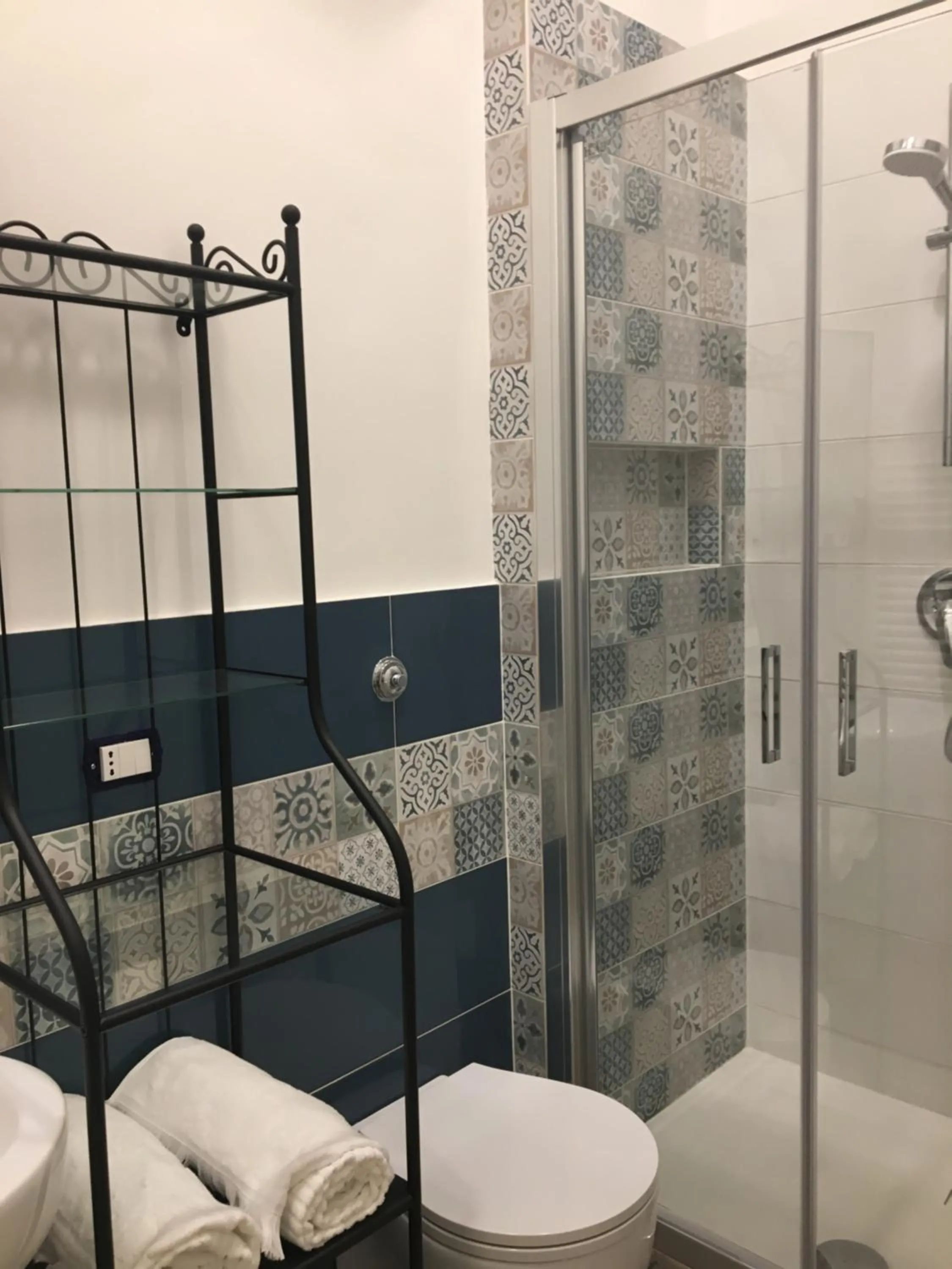 B&B Garibaldi Station