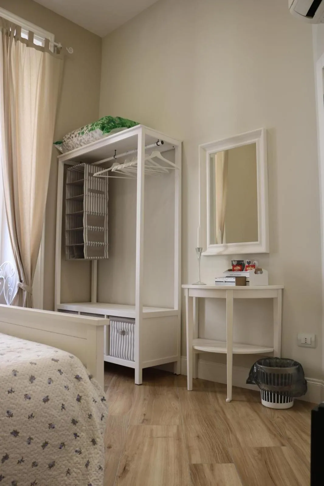 B&B Garibaldi Station