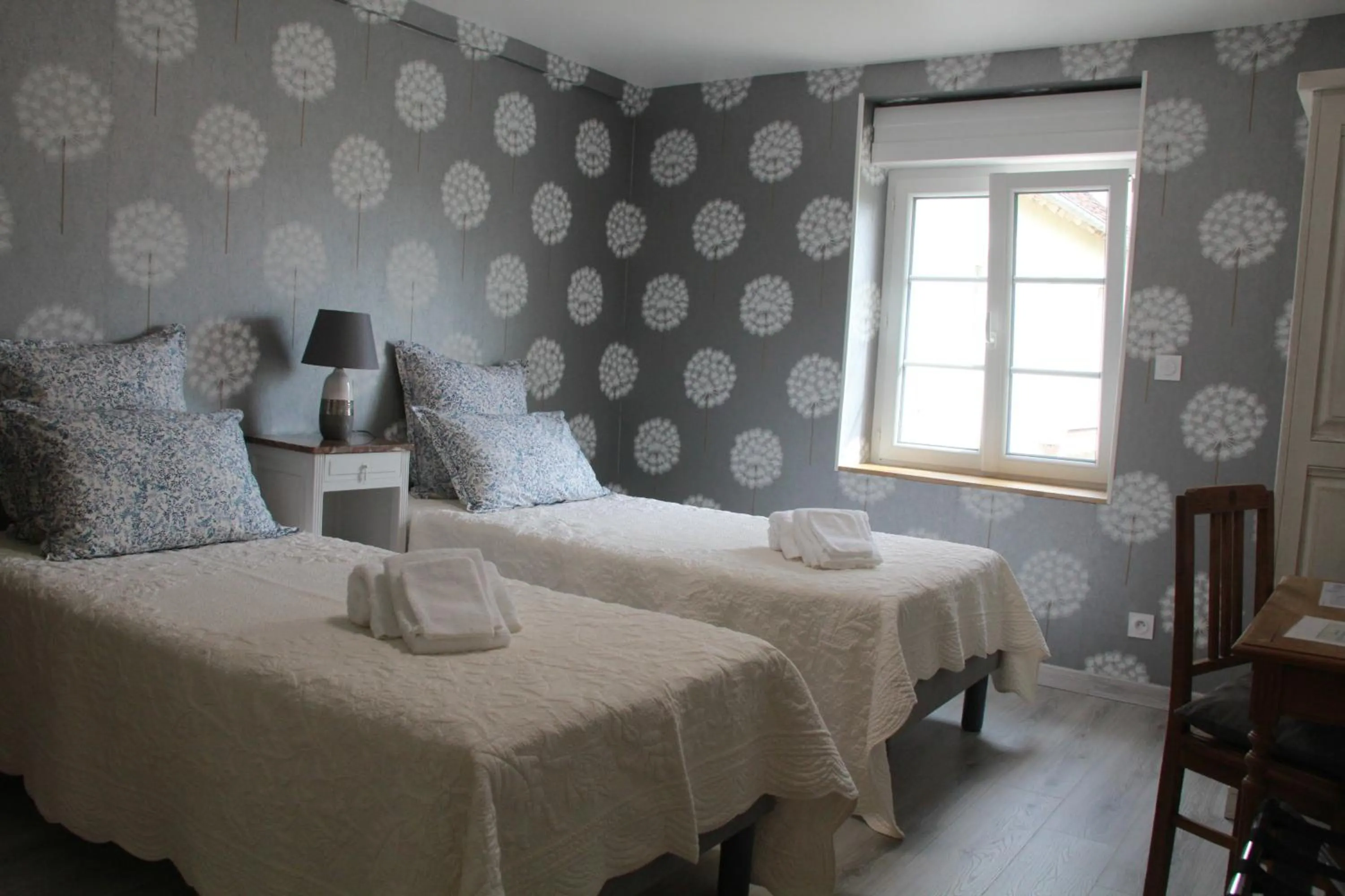 Bedroom, Bed in Manoir le Bout du Pont-Chambres d'Hôtes