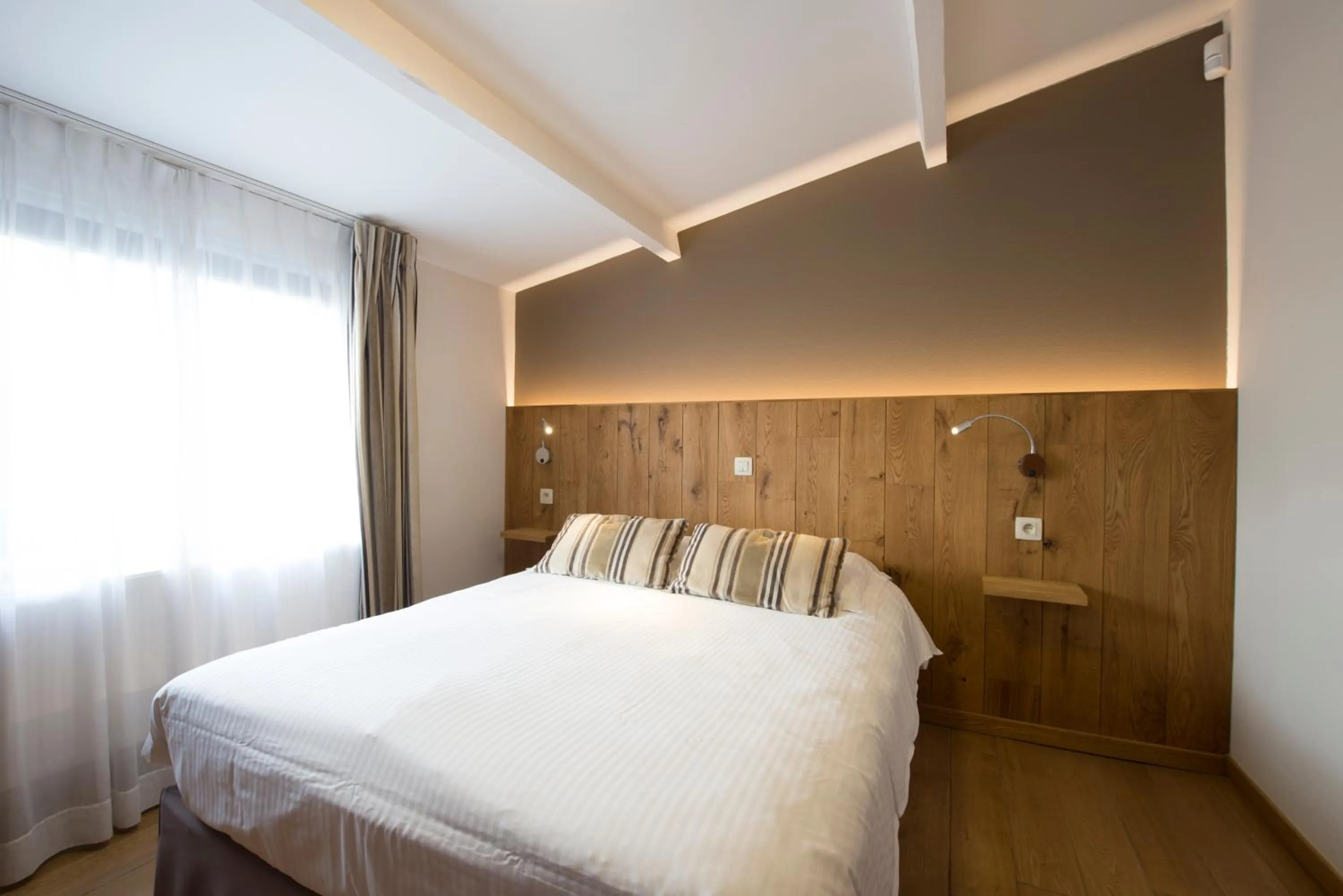 Photo of the whole room, Bed in Hotel Le Fournil