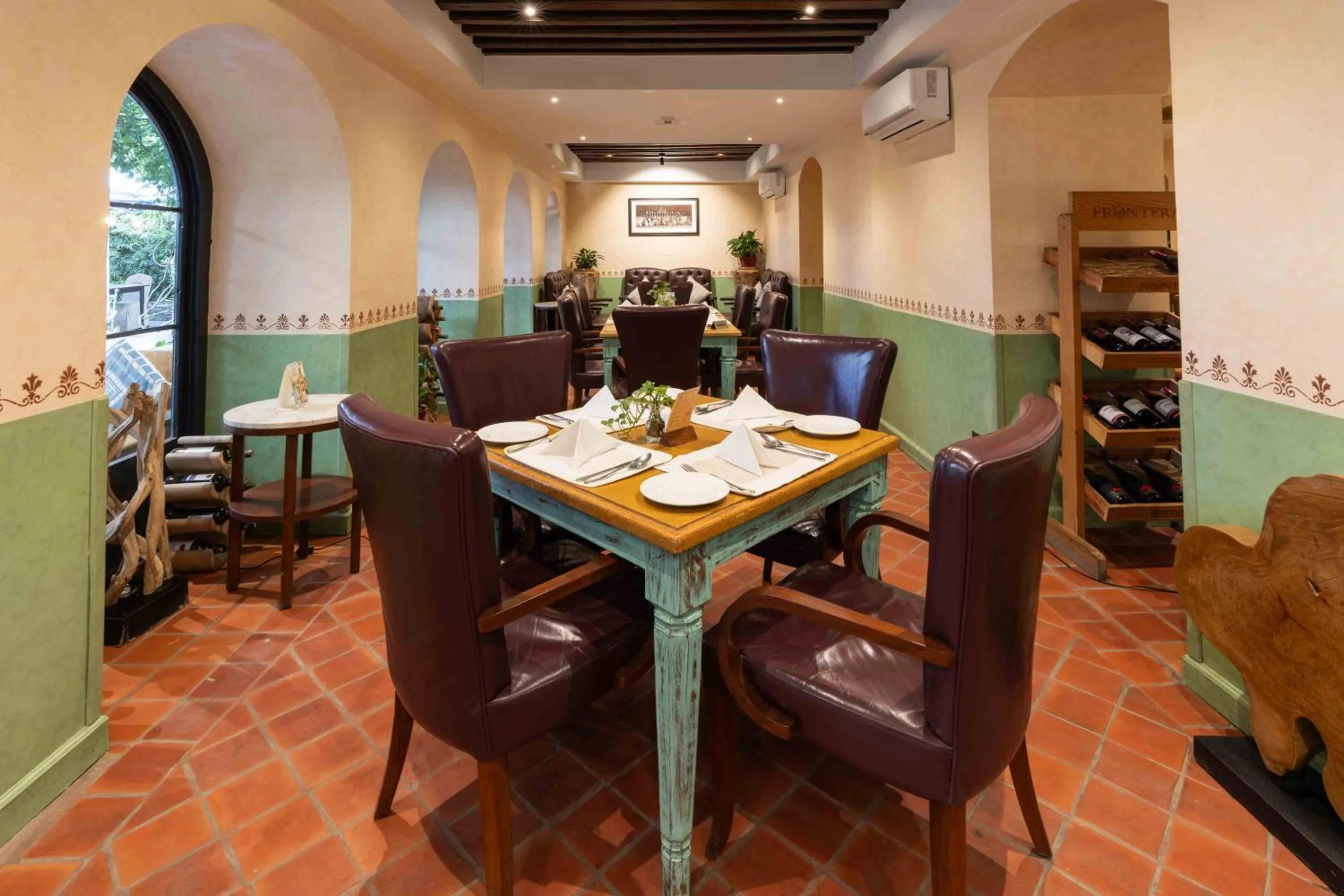 Restaurant/places to eat in Nepali Ghar Hotel