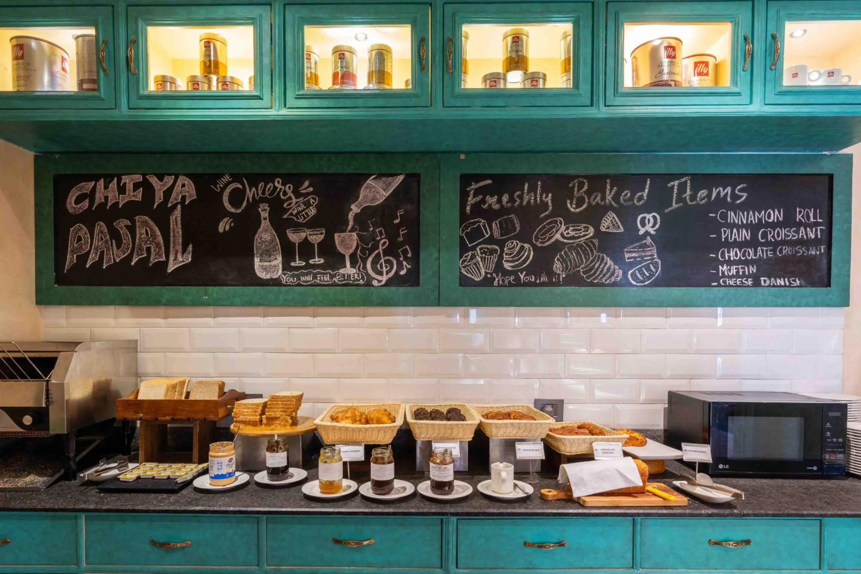 Restaurant/places to eat in Nepali Ghar Hotel