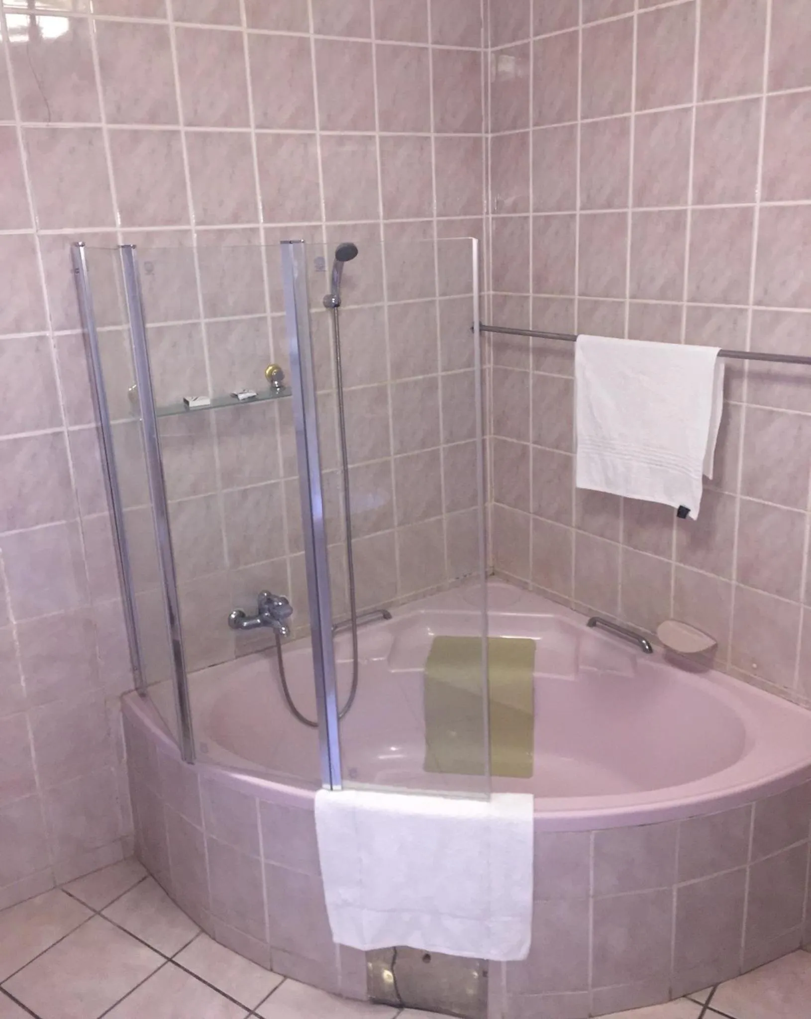 Bathroom in Bridgeville Guest House( Pty) Ltd