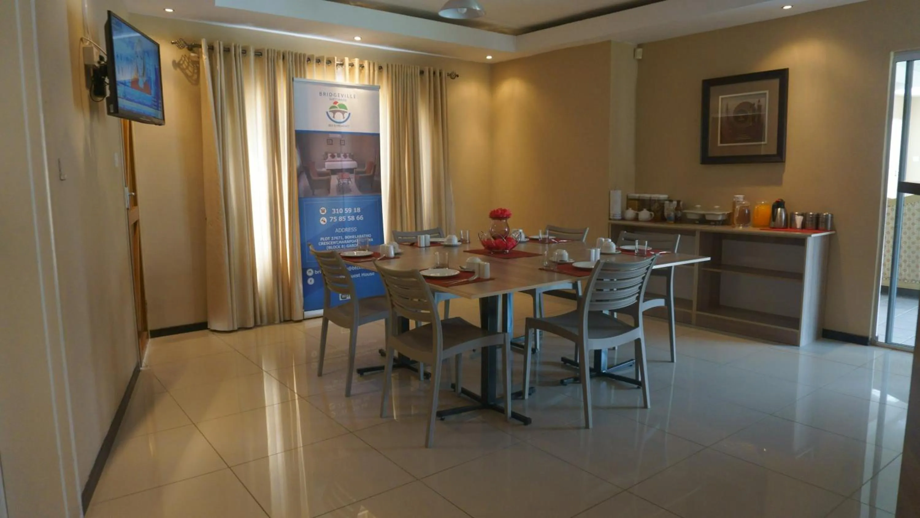 Dining area in Bridgeville Guest House( Pty) Ltd