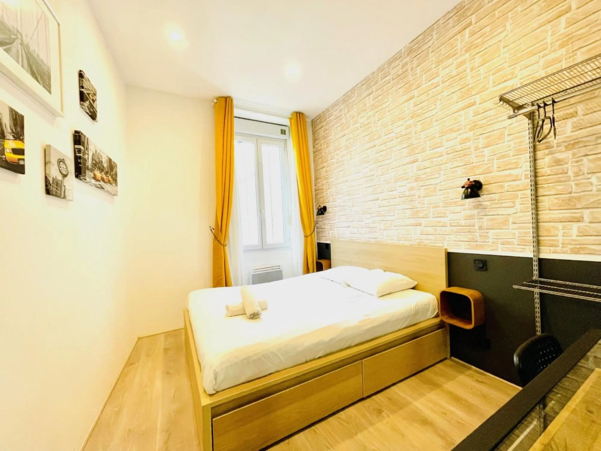 Bedroom, Bed in Loft NYC - Hyper centre