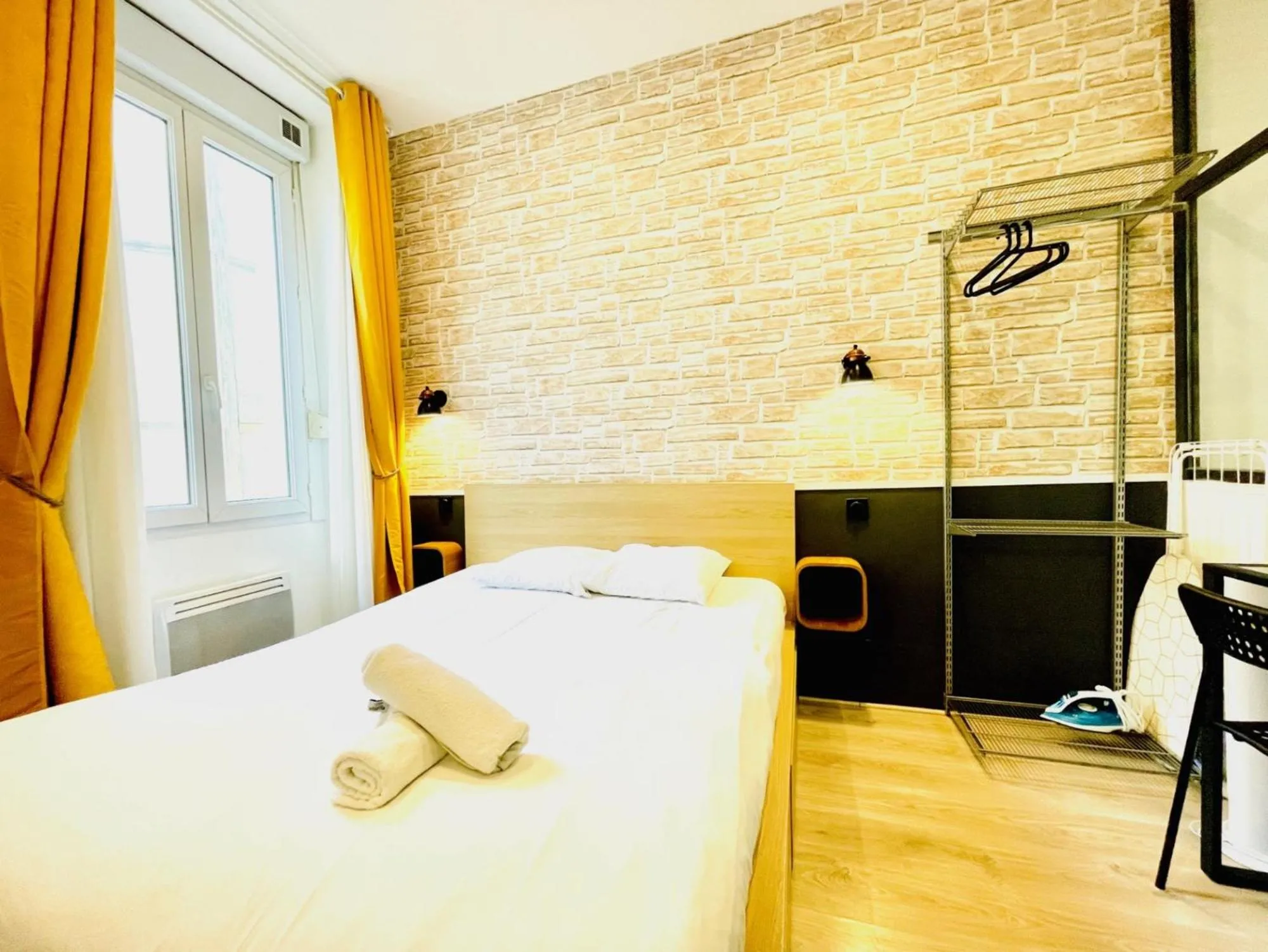 Bedroom, Bed in Loft NYC - Hyper centre