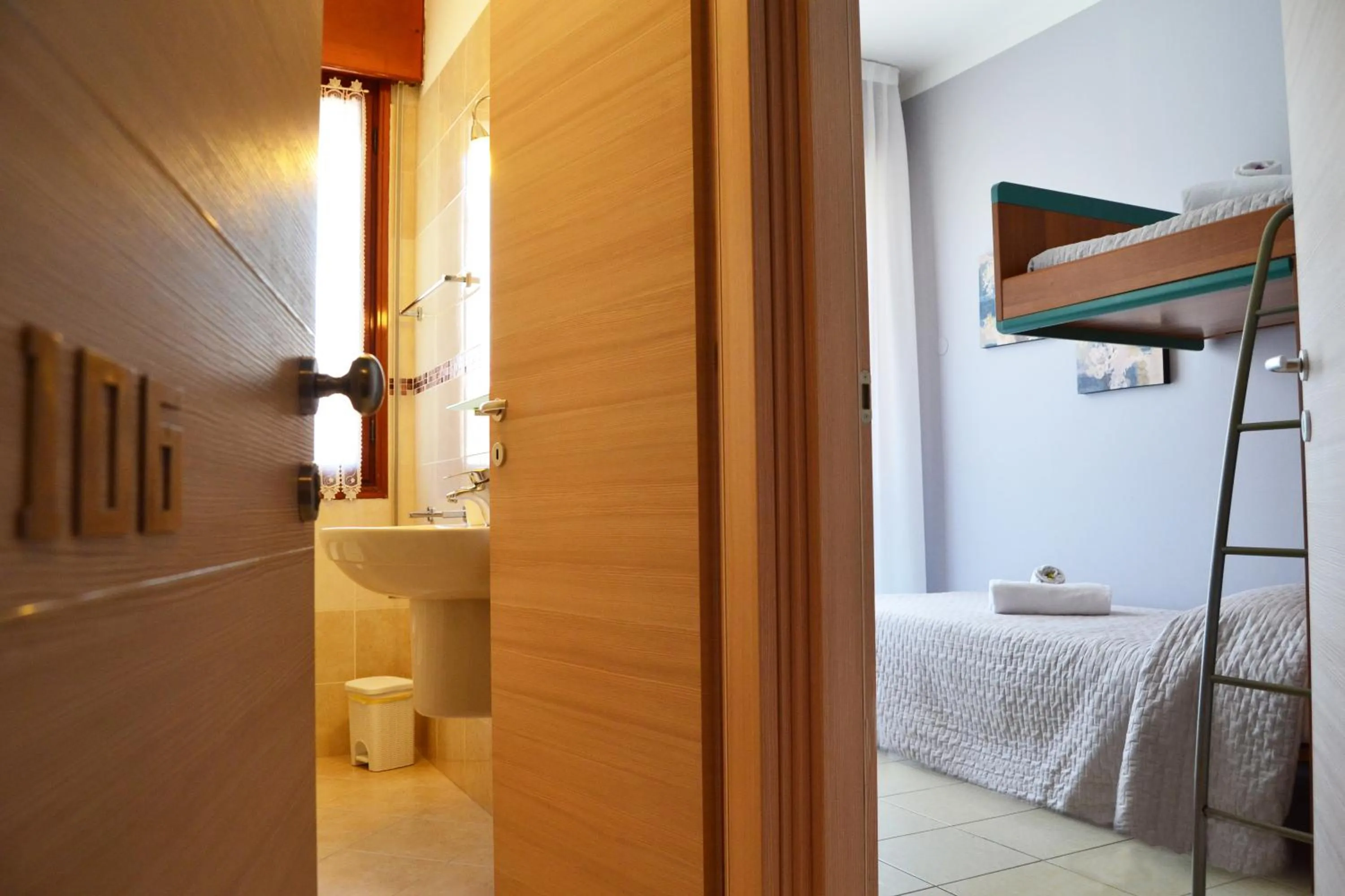 Shower in Hotel My Fair