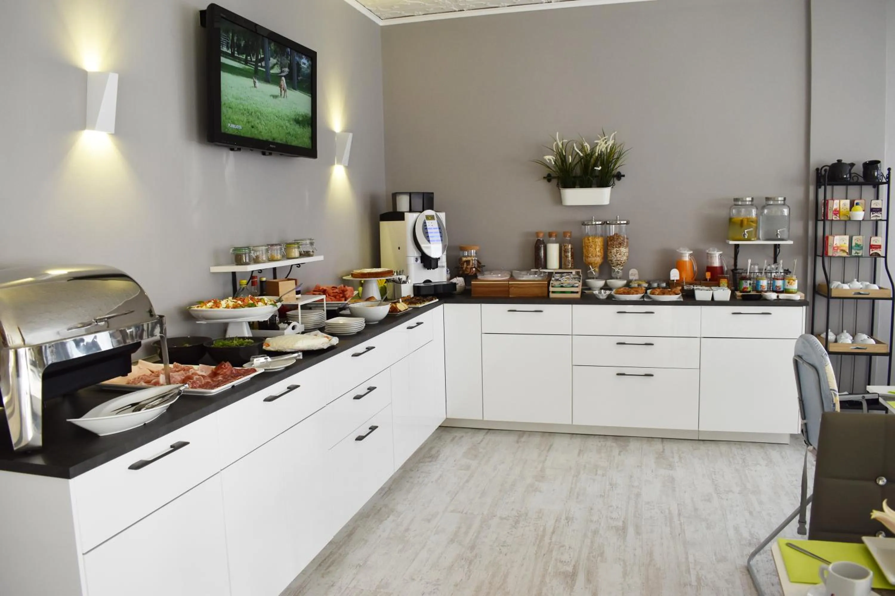 Food and drinks in Hotel My Fair