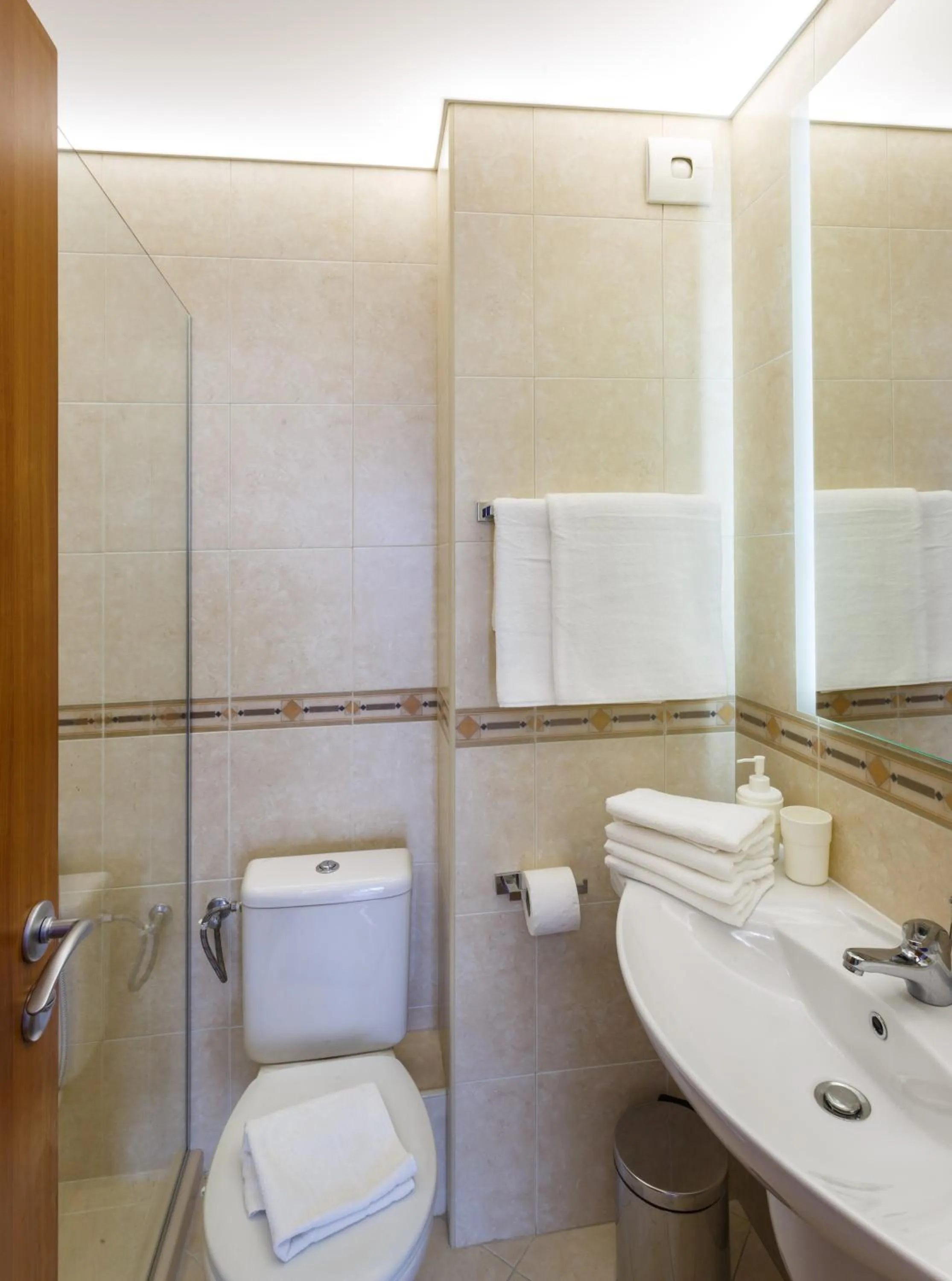 Toilet in CityResidence Aparthotel