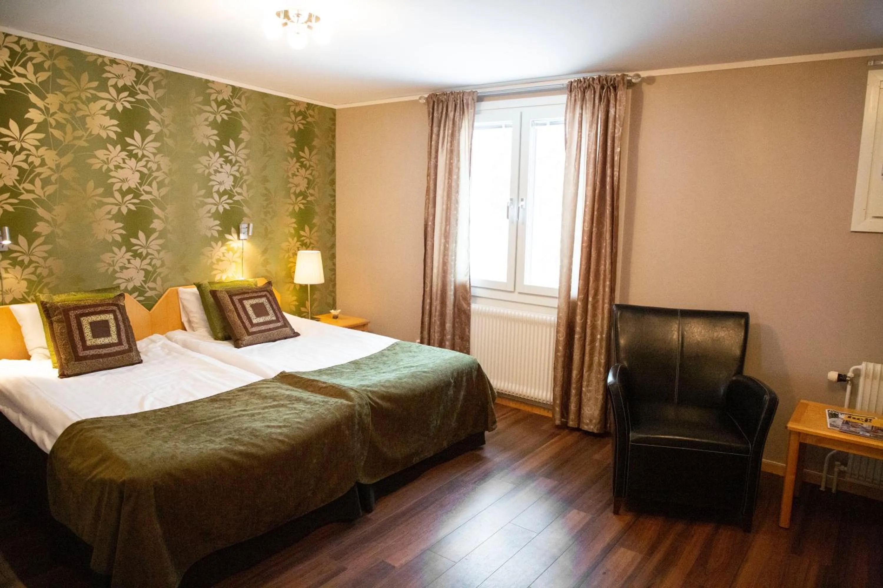 Photo of the whole room, Bed in Stiftsgården Vårdnäs Hotell