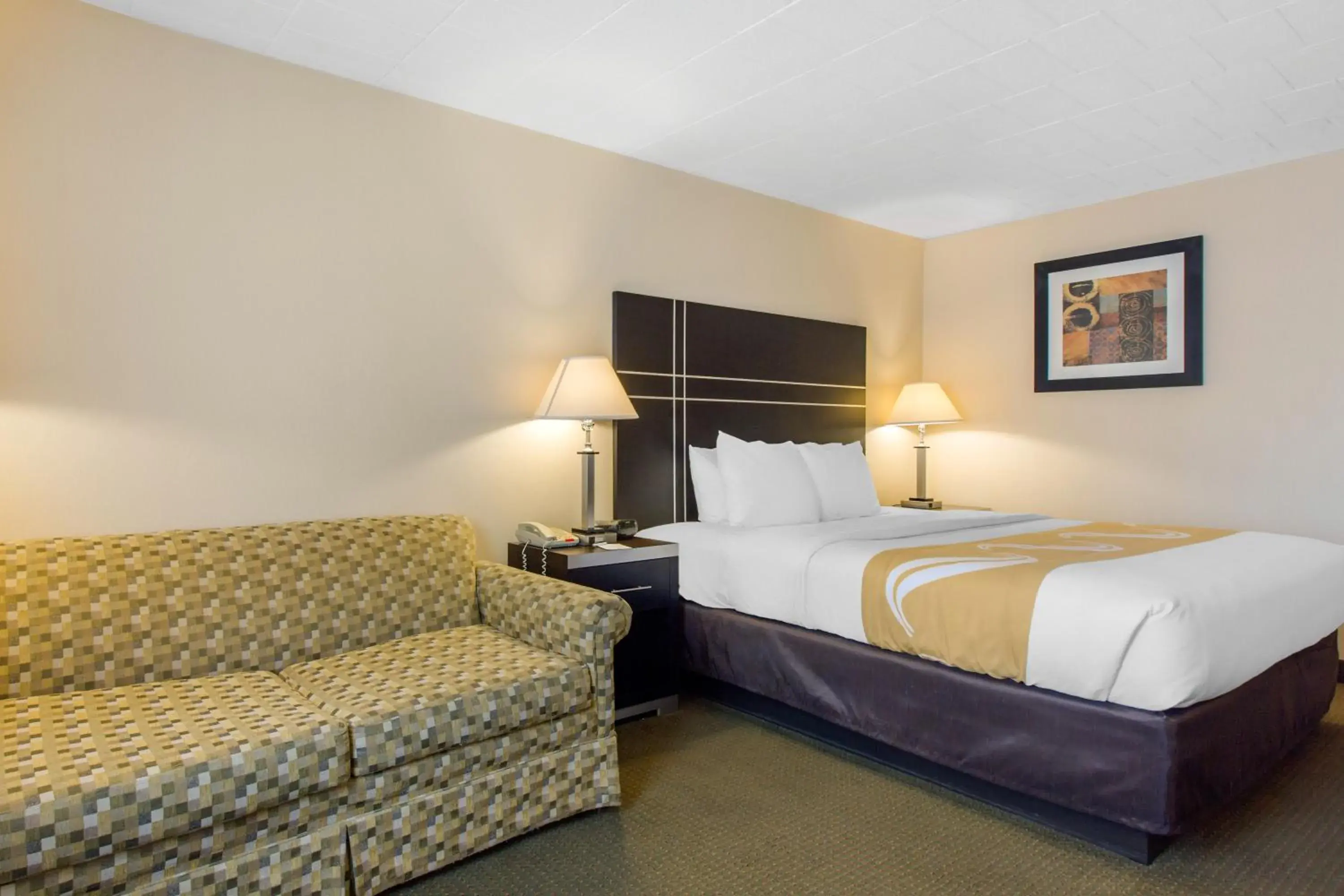 King Room with Roll-In Shower - Accessible/Non-Smoking in Quality Inn Ledgewood - Dover King Room with Roll-In Shower - Accessible/Non-Smoking in Quality Inn Ledgewood - Dover