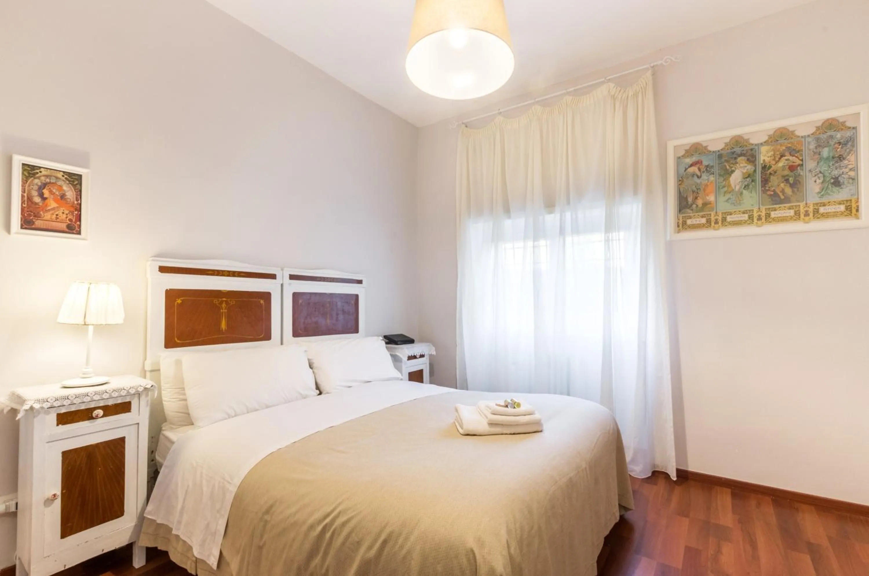 Photo of the whole room, Bed in Liberty Trastevere B&B