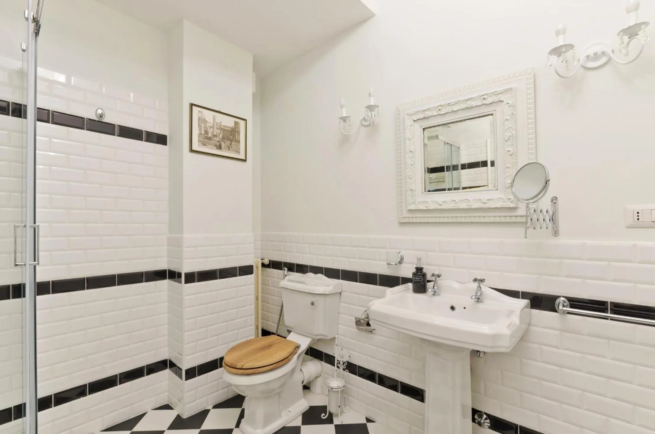 Bathroom in Liberty Trastevere B&B