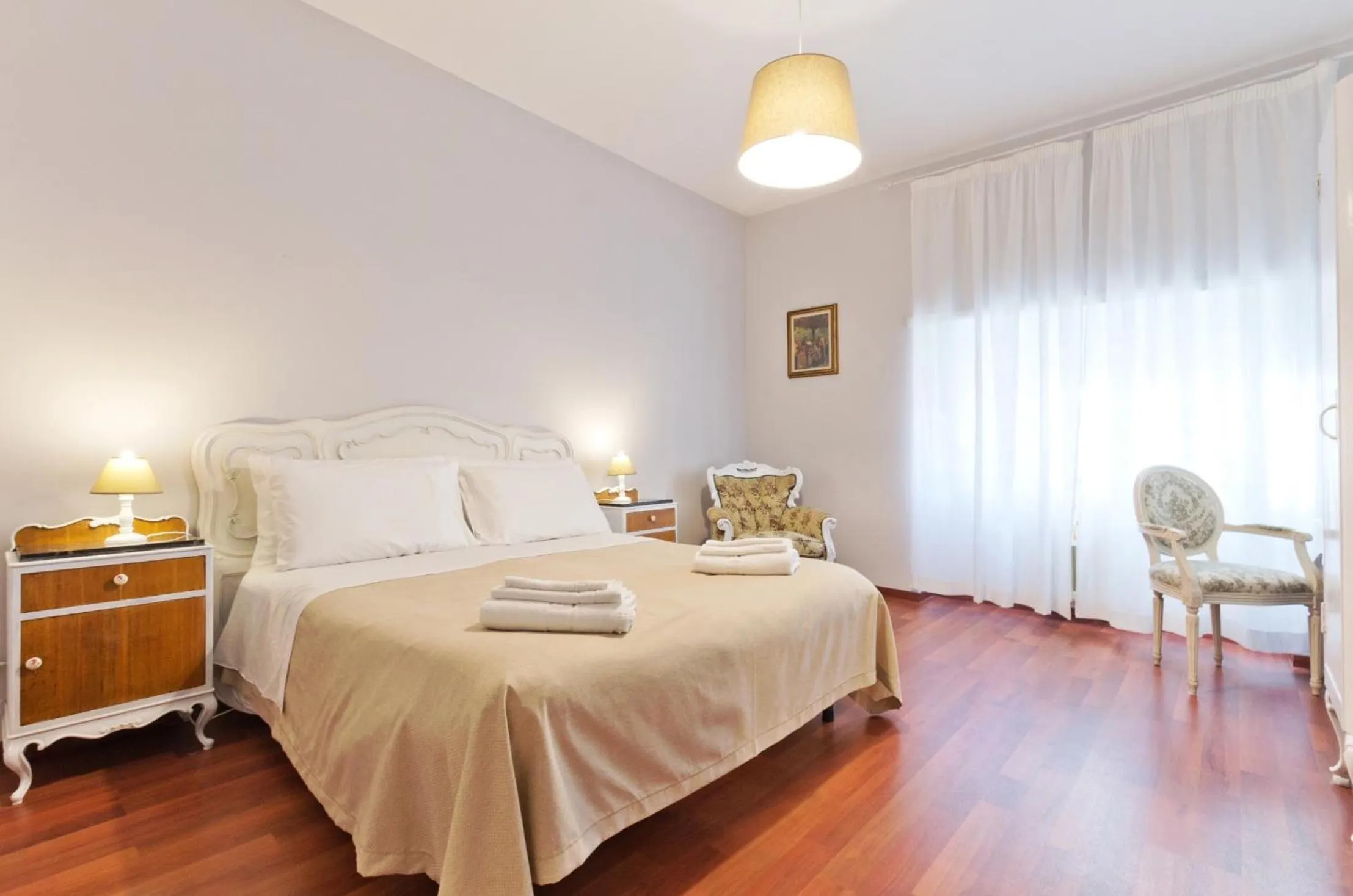 Photo of the whole room, Bed in Liberty Trastevere B&B