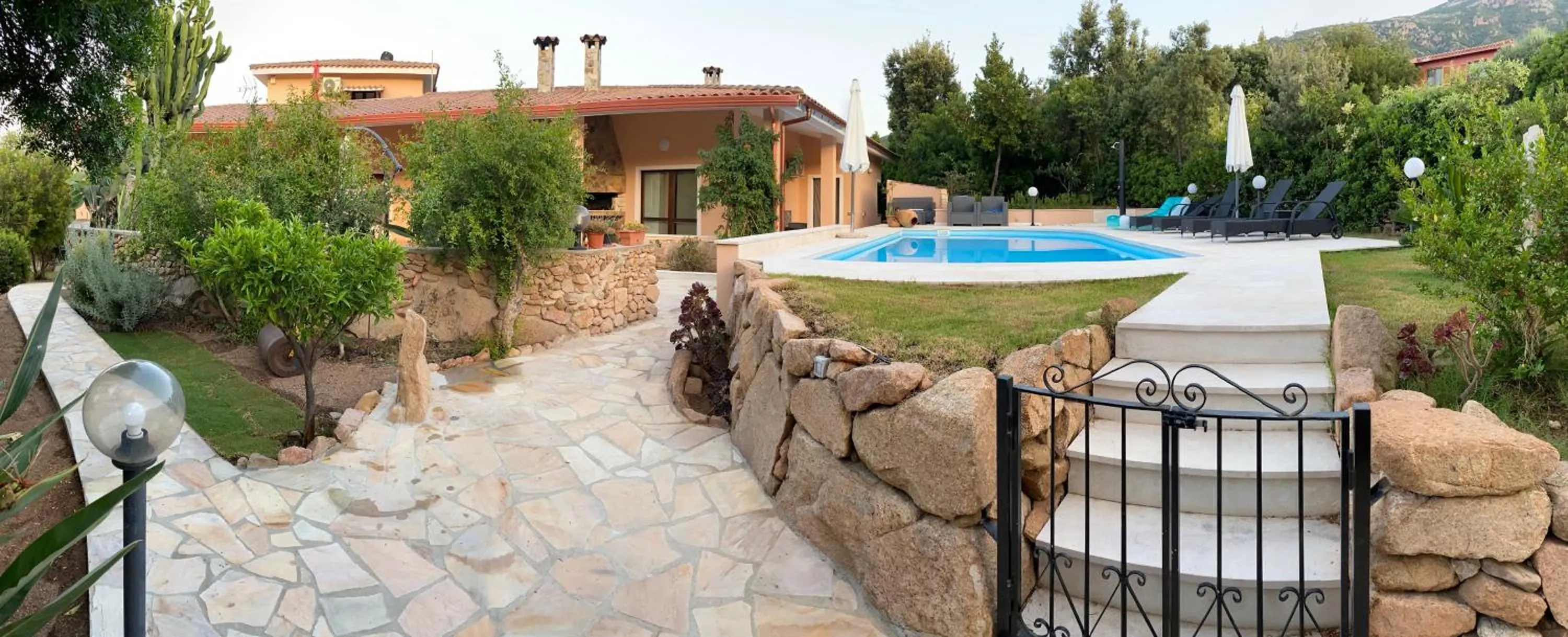 Facade/entrance in Casa Mariluka