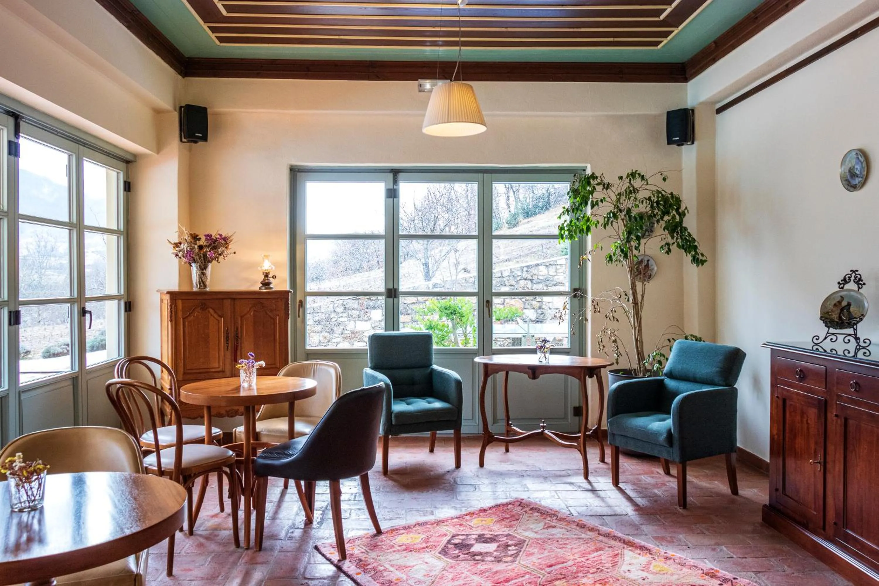 Restaurant/places to eat in Ktima Bellou