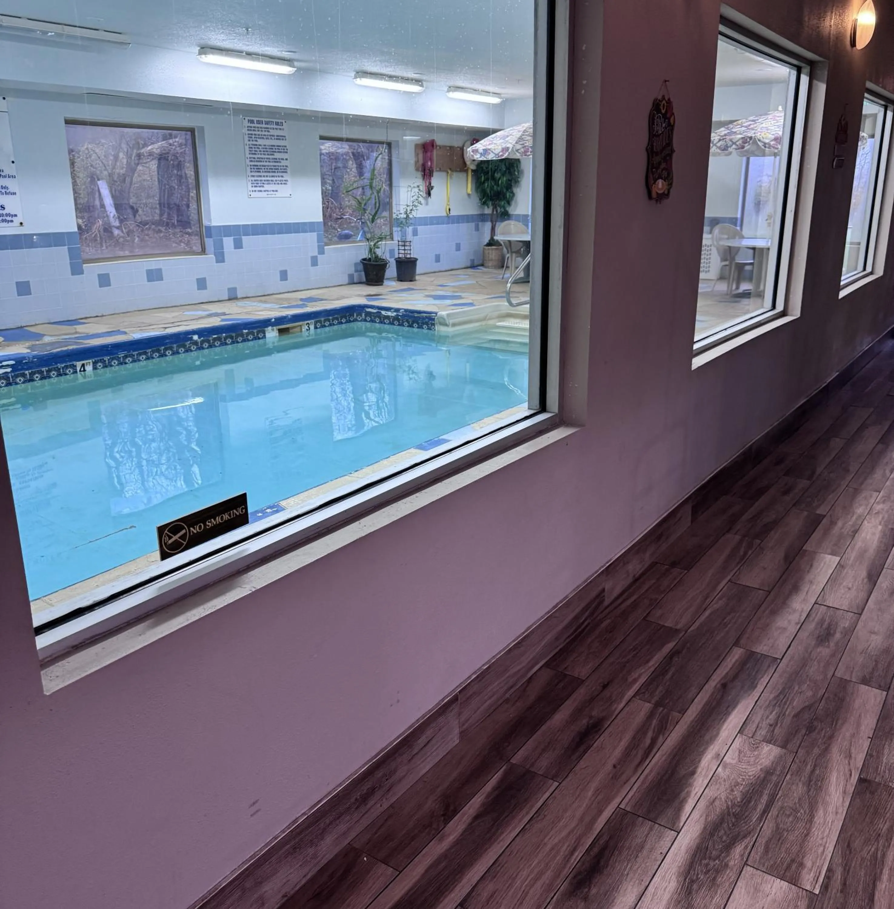 Swimming pool in Super 8 by Wyndham Valparaiso