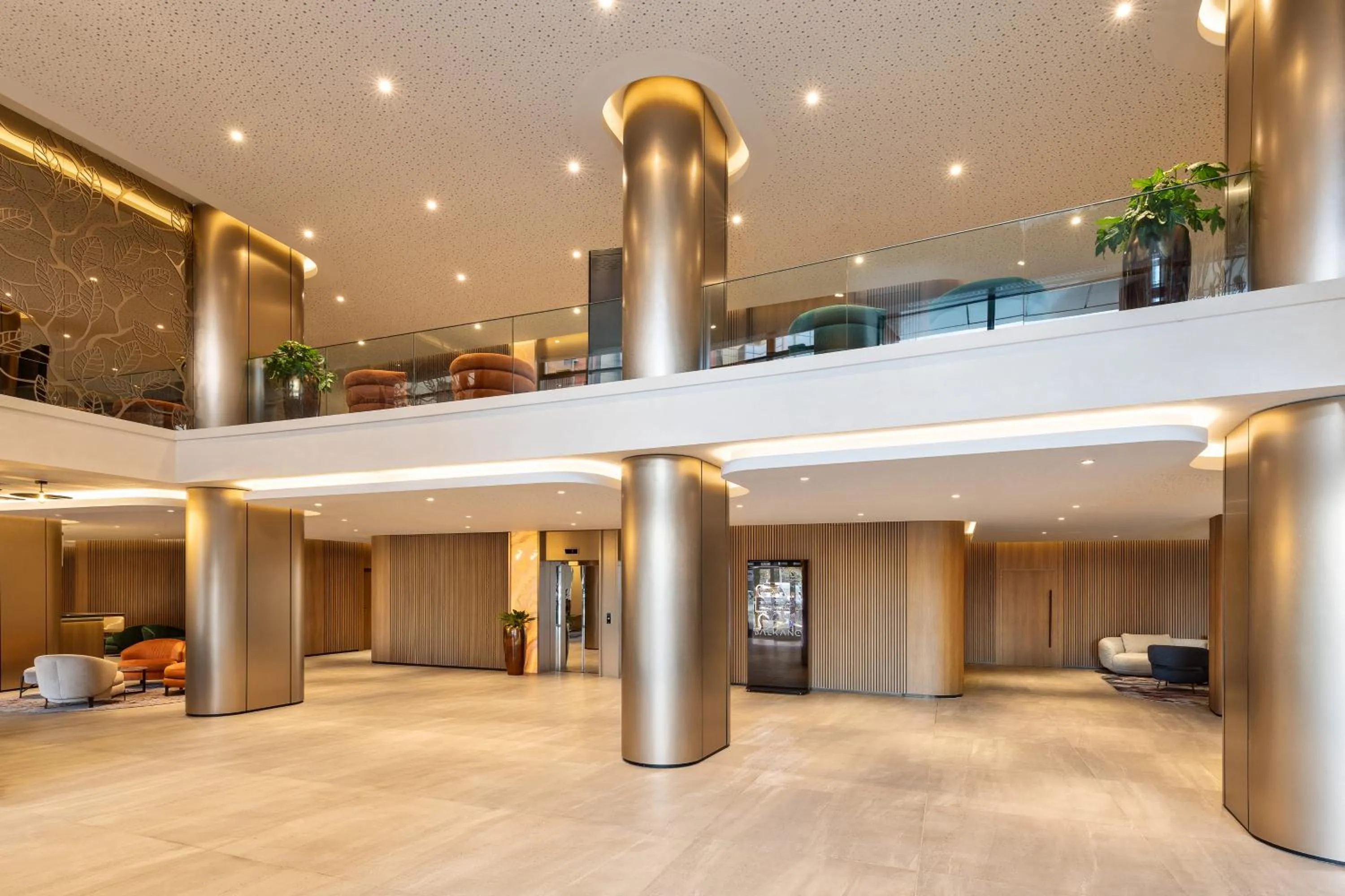 Lobby or reception in Mercure Sofia City